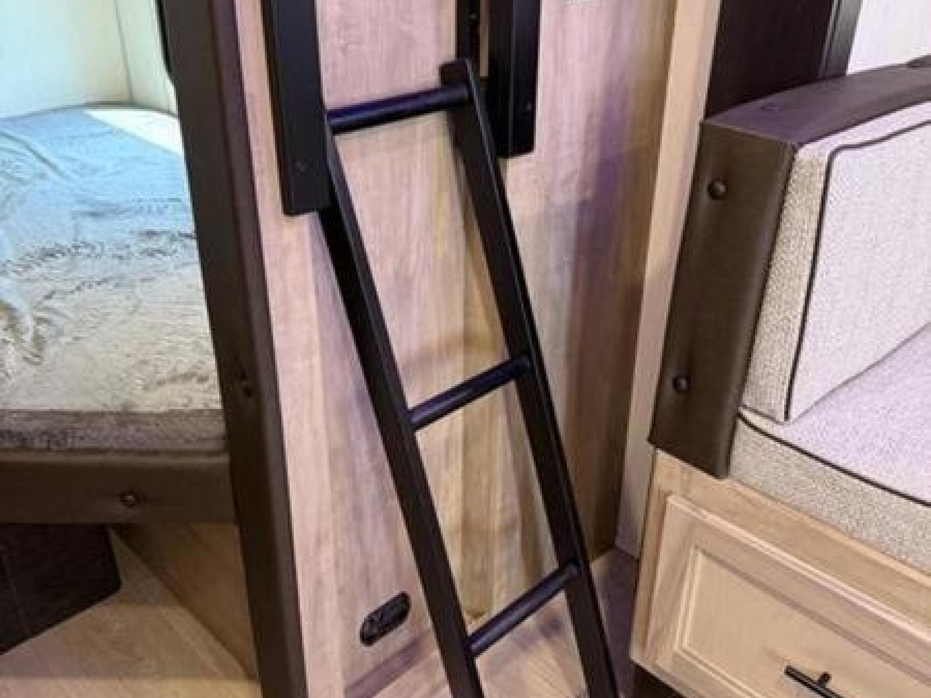 2026 FOREST RIVER GREY WOLF BLACK LABEL Cherokee