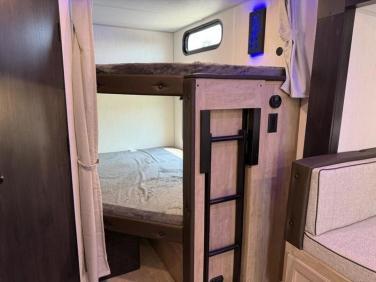 2026 FOREST RIVER GREY WOLF BLACK LABEL Cherokee