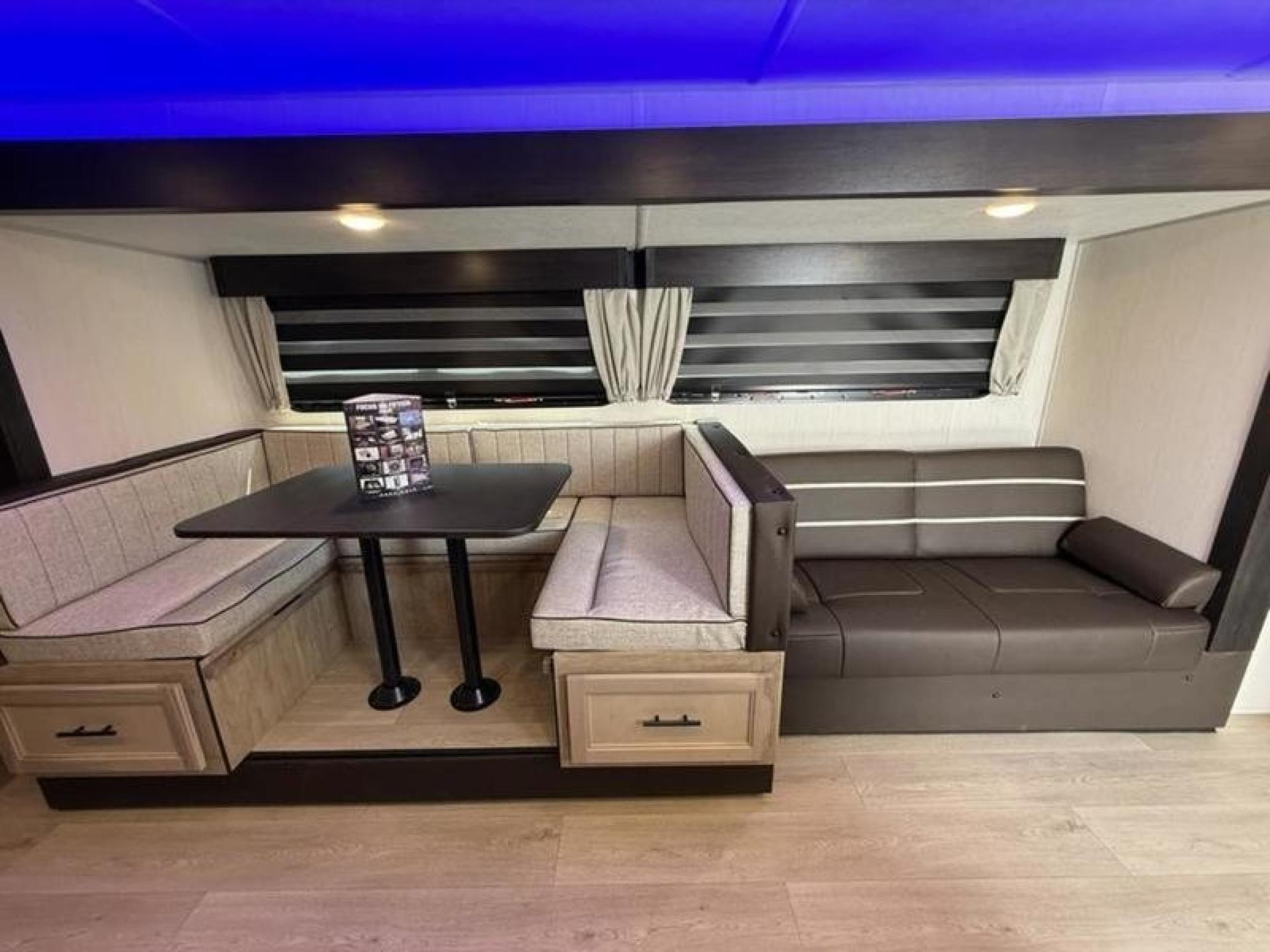 2026 FOREST RIVER GREY WOLF BLACK LABEL Cherokee