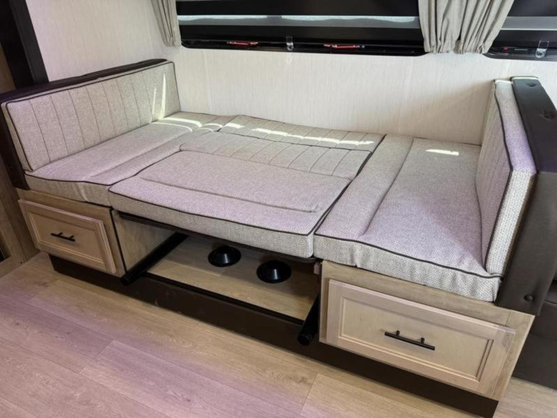 2026 FOREST RIVER GREY WOLF BLACK LABEL Cherokee