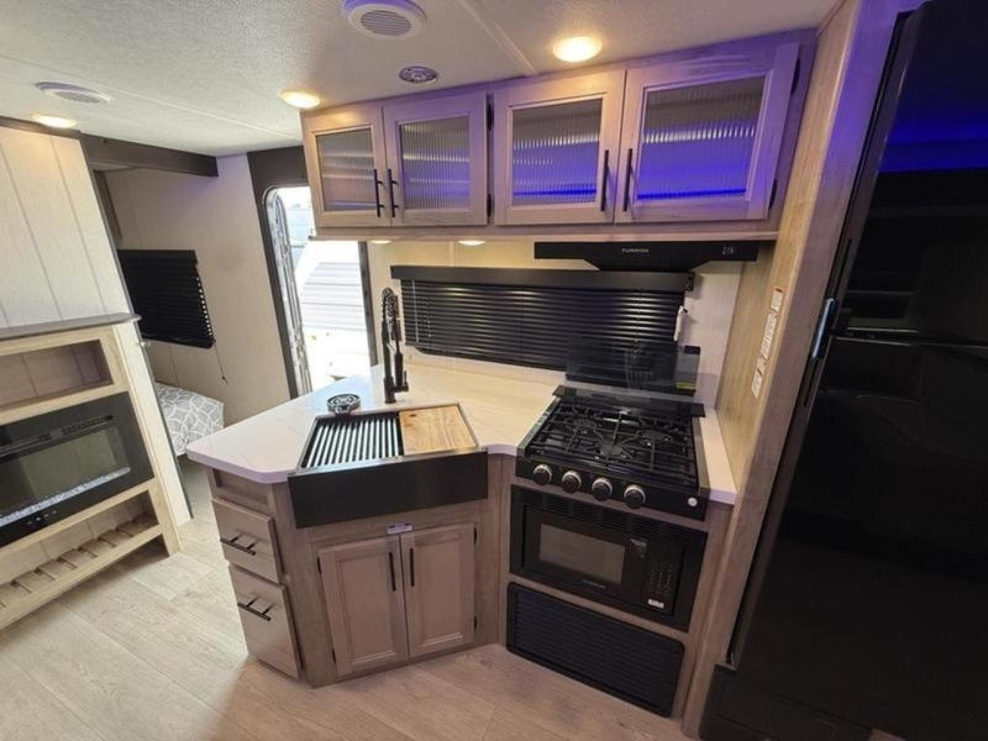 2026 FOREST RIVER GREY WOLF BLACK LABEL Cherokee