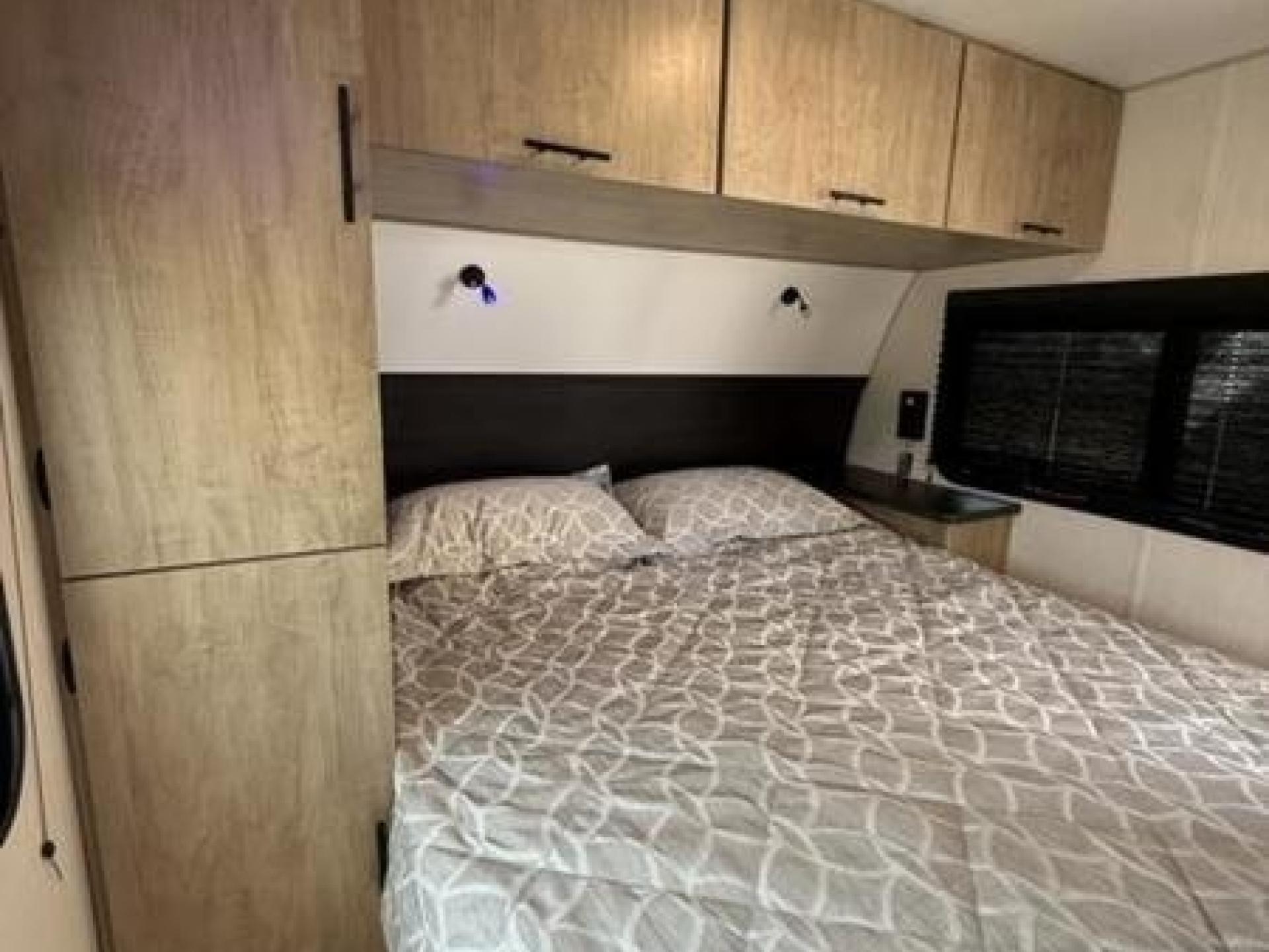 2026 FOREST RIVER GREY WOLF BLACK LABEL Cherokee