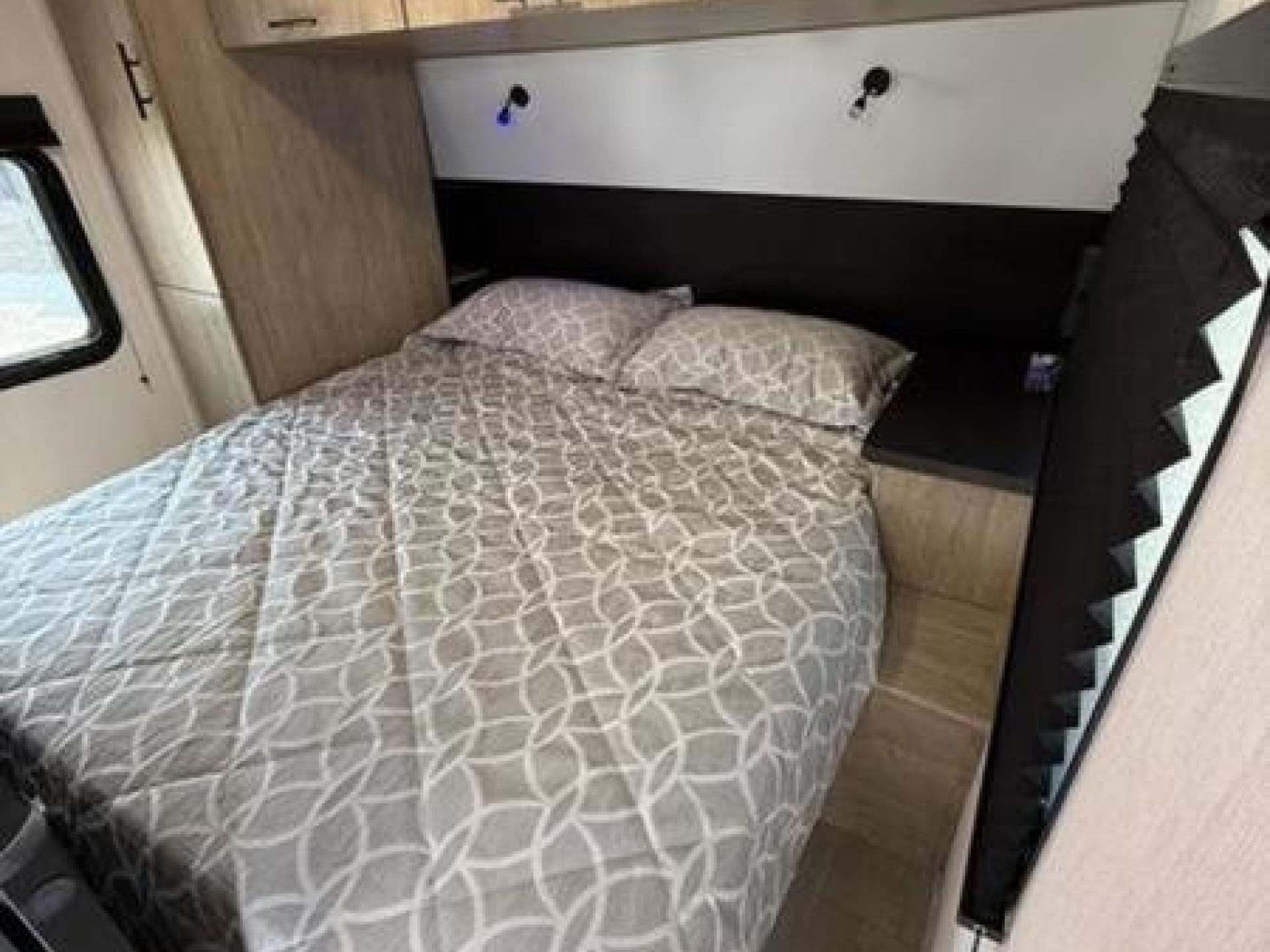 2026 FOREST RIVER GREY WOLF BLACK LABEL Cherokee