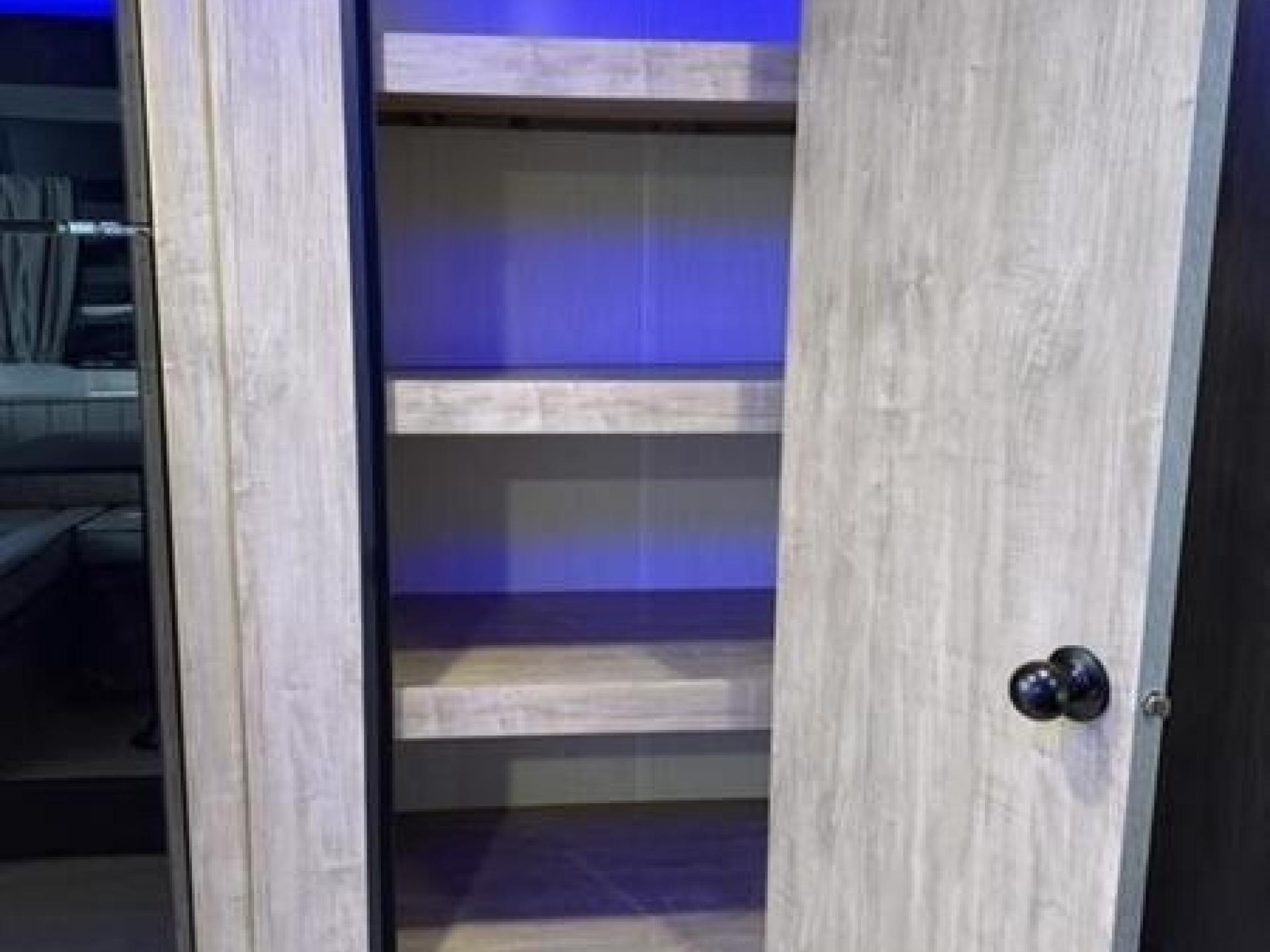 2026 FOREST RIVER GREY WOLF BLACK LABEL Cherokee