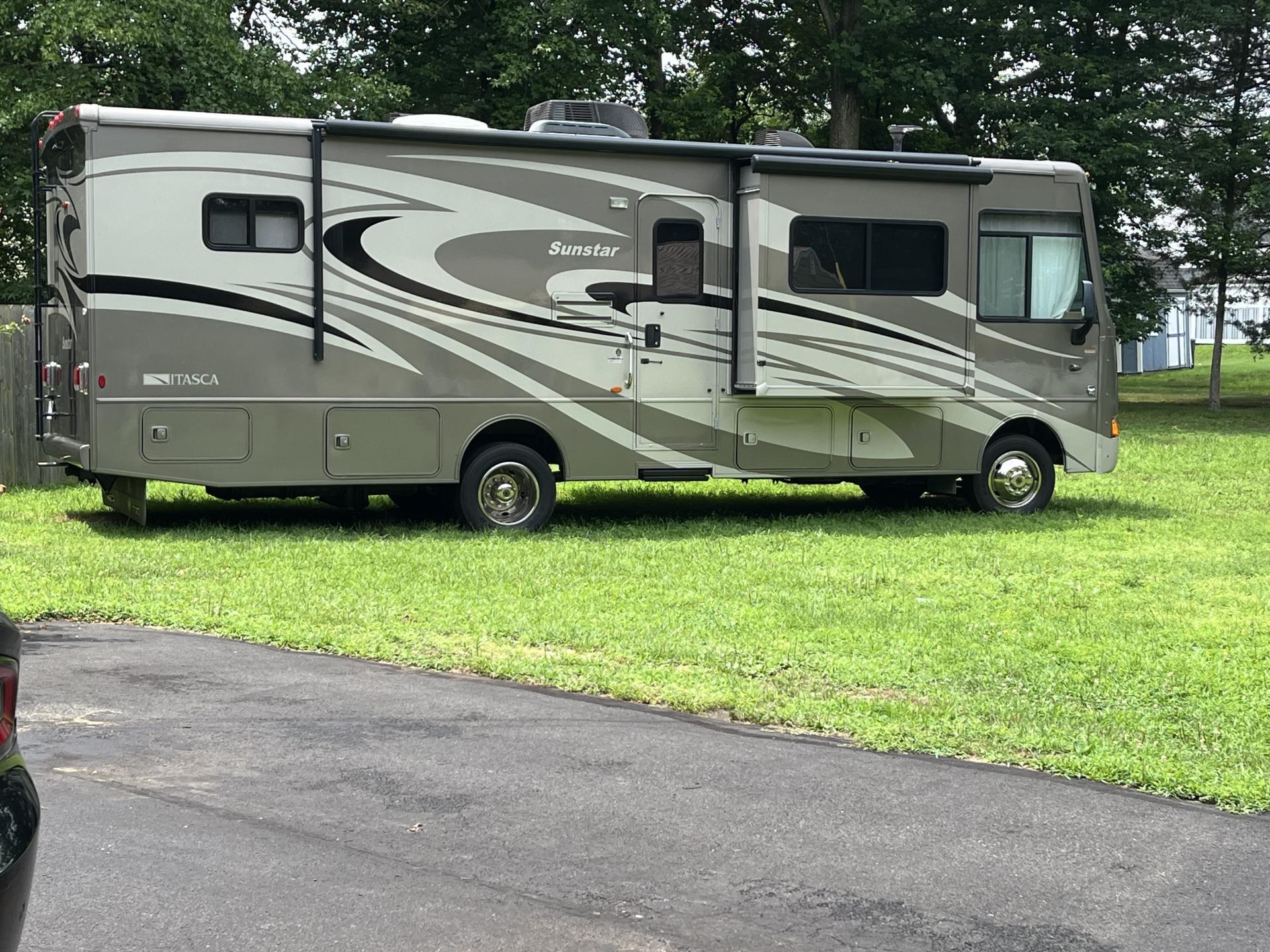 2013 ITASCA SUNSTAR 30T