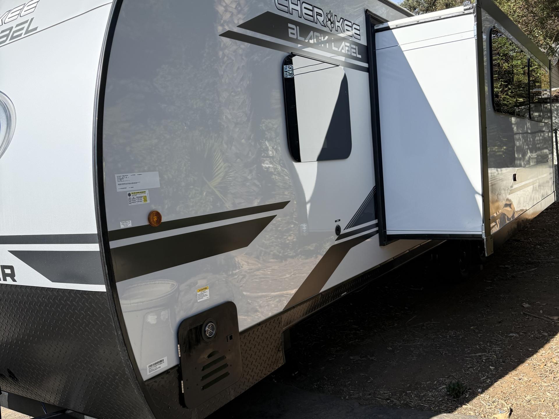 2026 FOREST RIVER GREY WOLF BLACK LABEL Cherokee