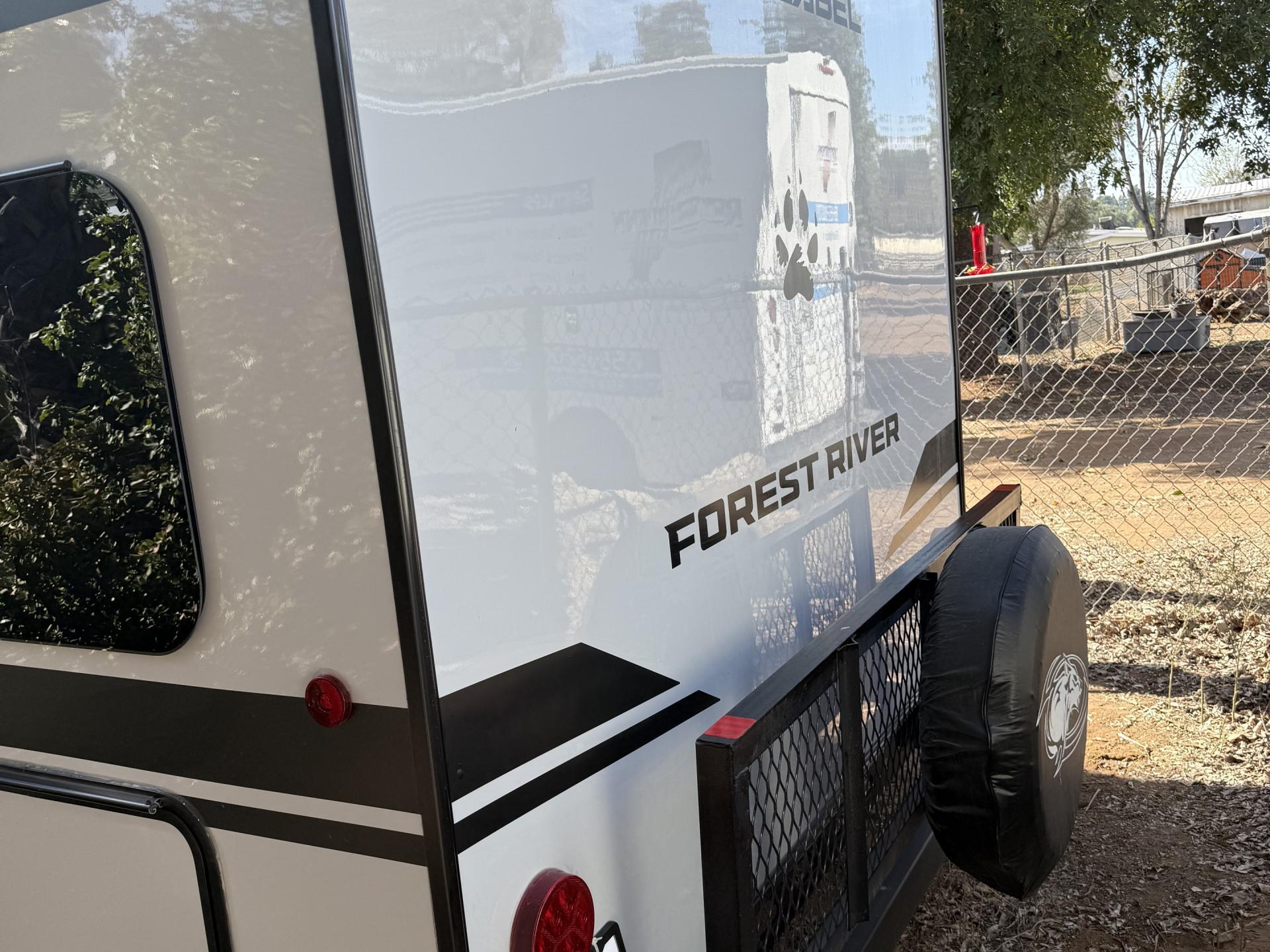 2026 FOREST RIVER GREY WOLF BLACK LABEL Cherokee