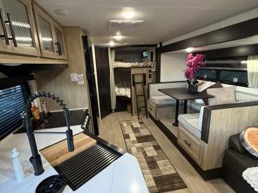 2026 FOREST RIVER GREY WOLF BLACK LABEL Cherokee