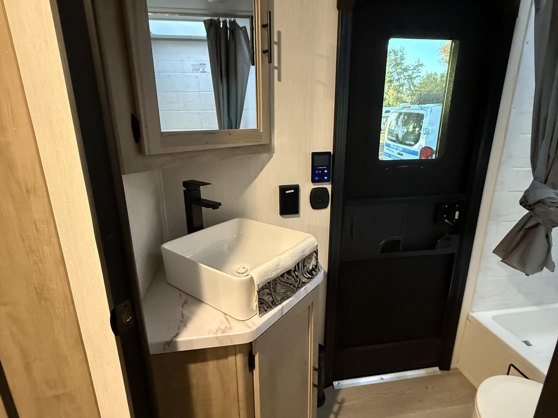 2026 FOREST RIVER GREY WOLF BLACK LABEL Cherokee