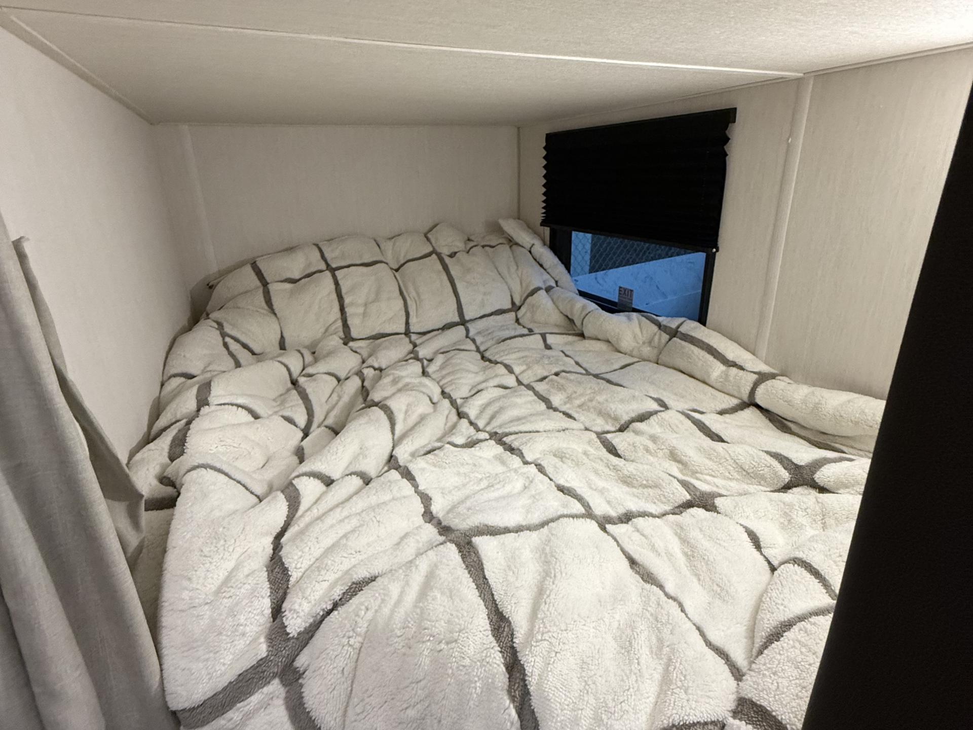 2026 FOREST RIVER GREY WOLF BLACK LABEL Cherokee