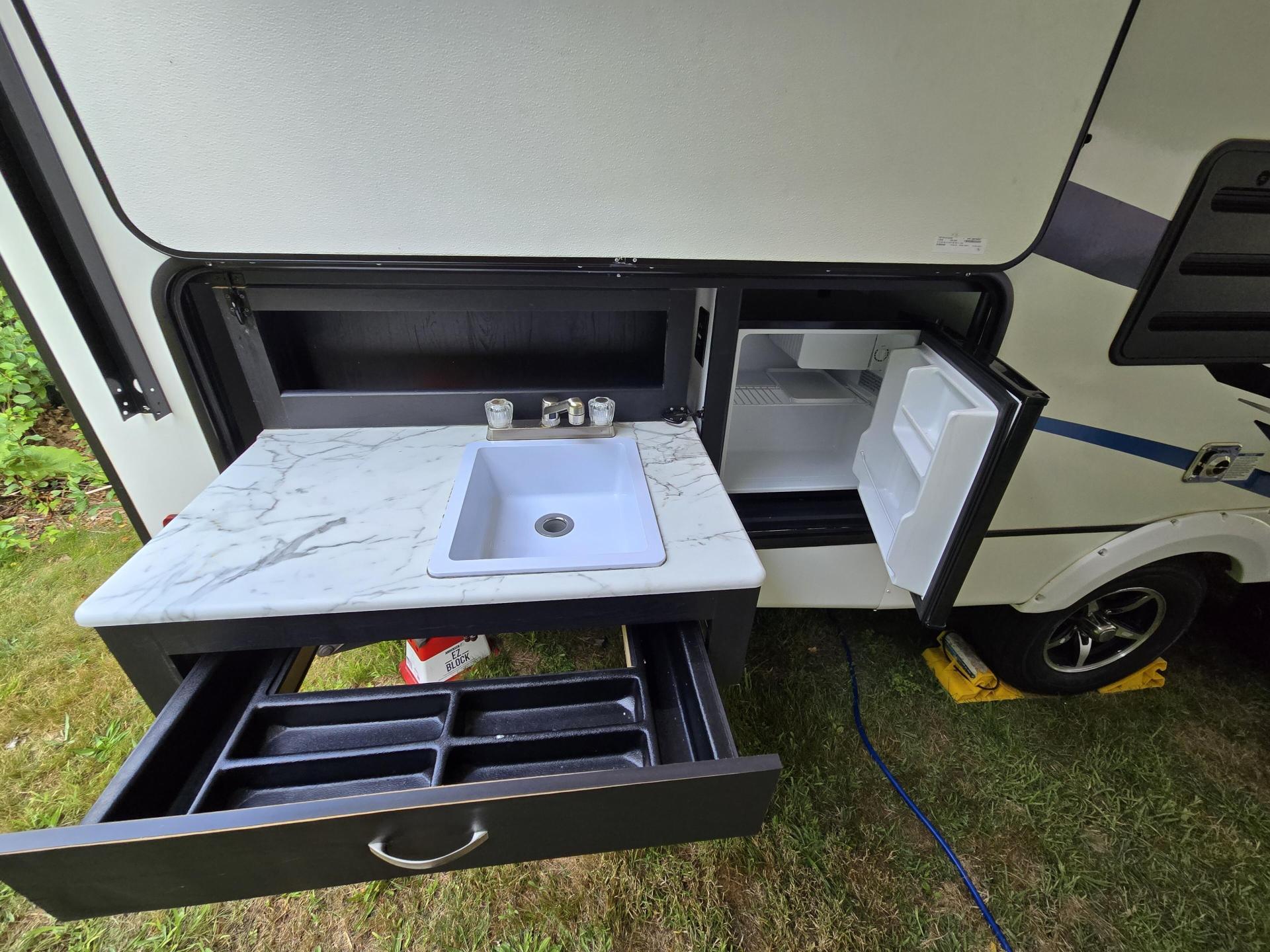 2022 COACHMEN FREEDOM EXPRESS 257BHS