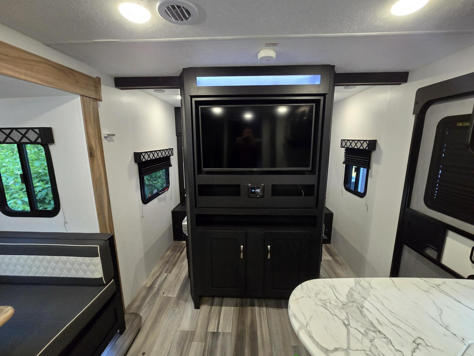 2022 COACHMEN FREEDOM EXPRESS 257BHS