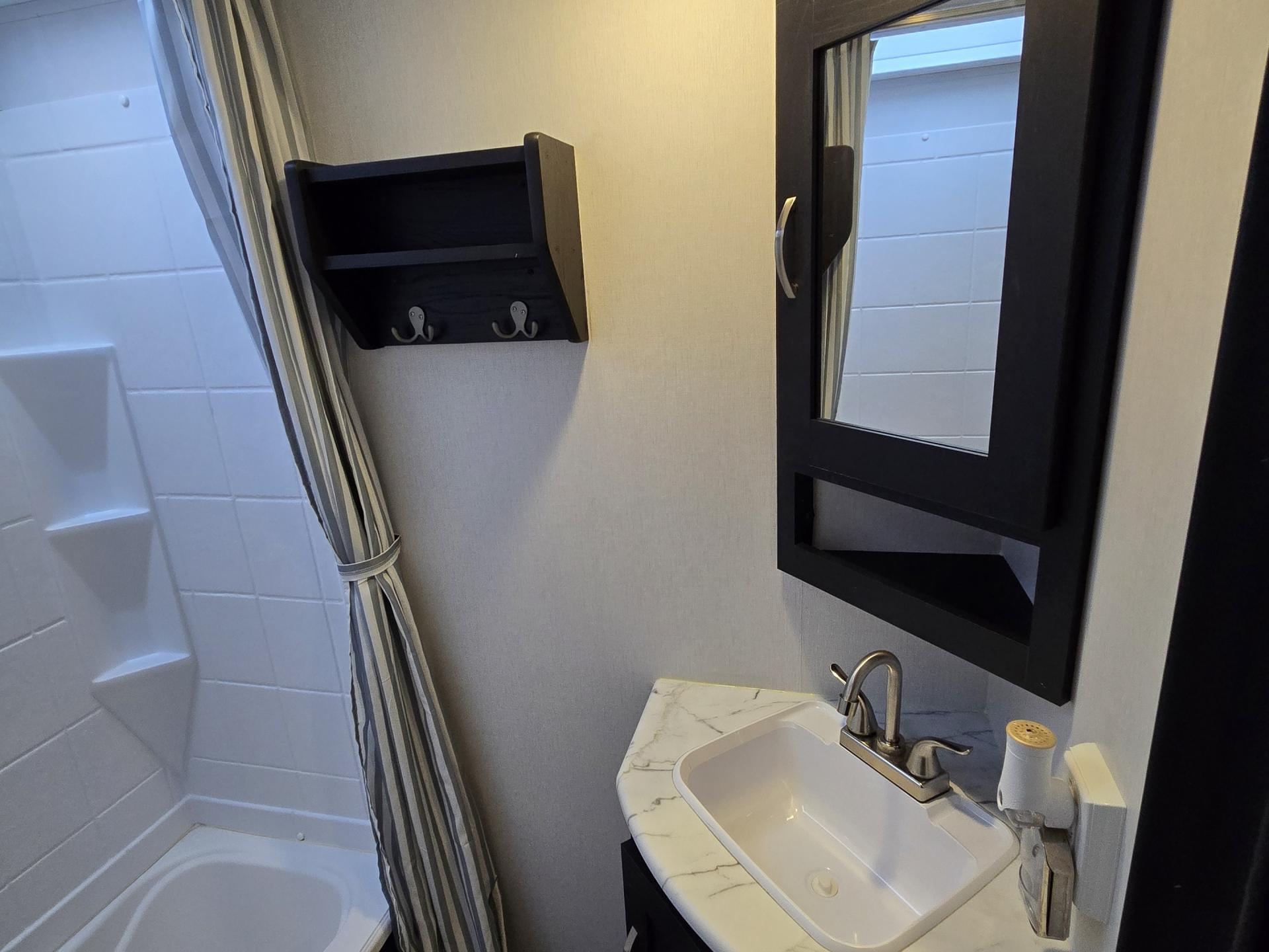 2022 COACHMEN FREEDOM EXPRESS 257BHS