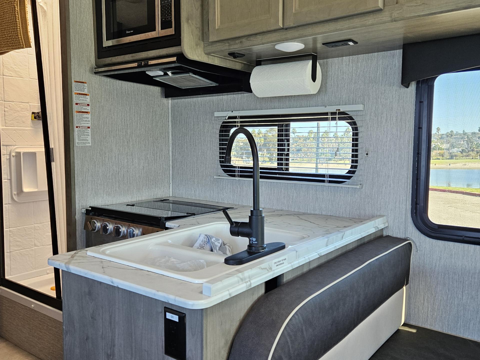 2022 COACHMEN FREELANDER 27QB