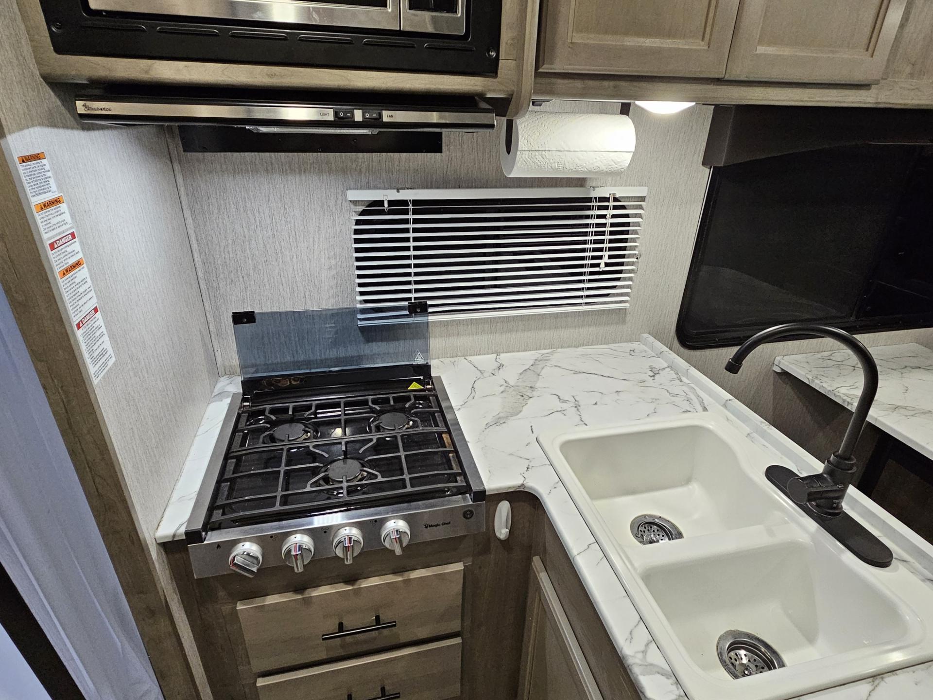 2022 COACHMEN FREELANDER 27QB