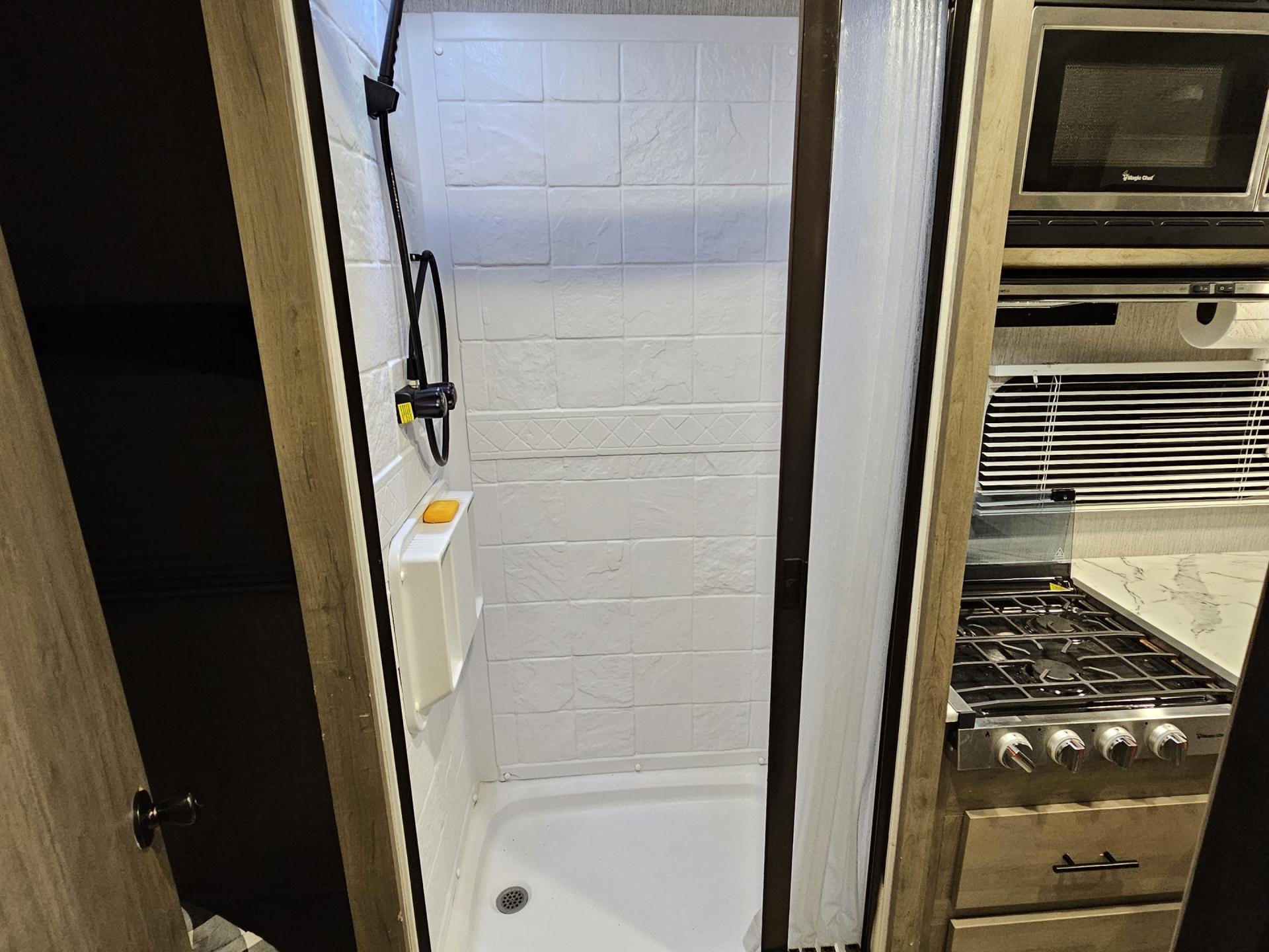 2022 COACHMEN FREELANDER 27QB