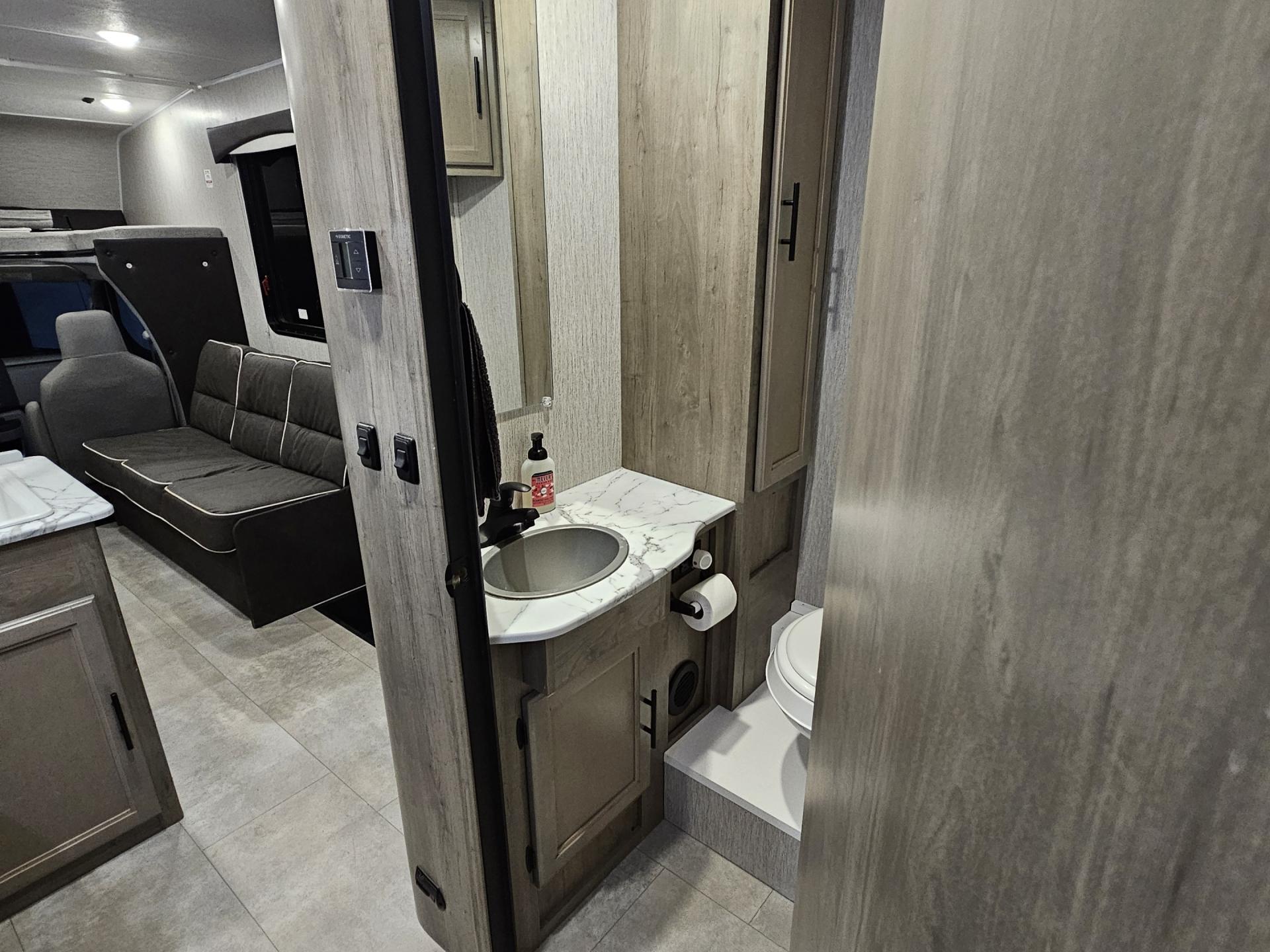 2022 COACHMEN FREELANDER 27QB