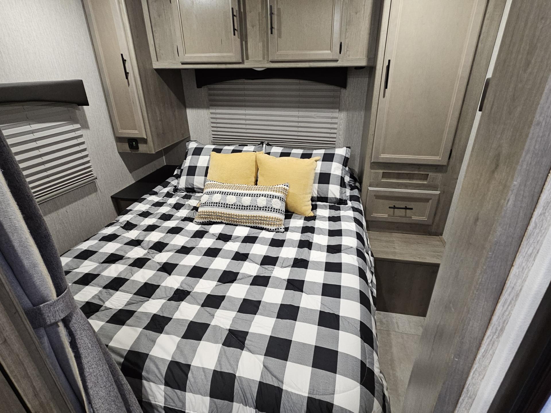 2022 COACHMEN FREELANDER 27QB