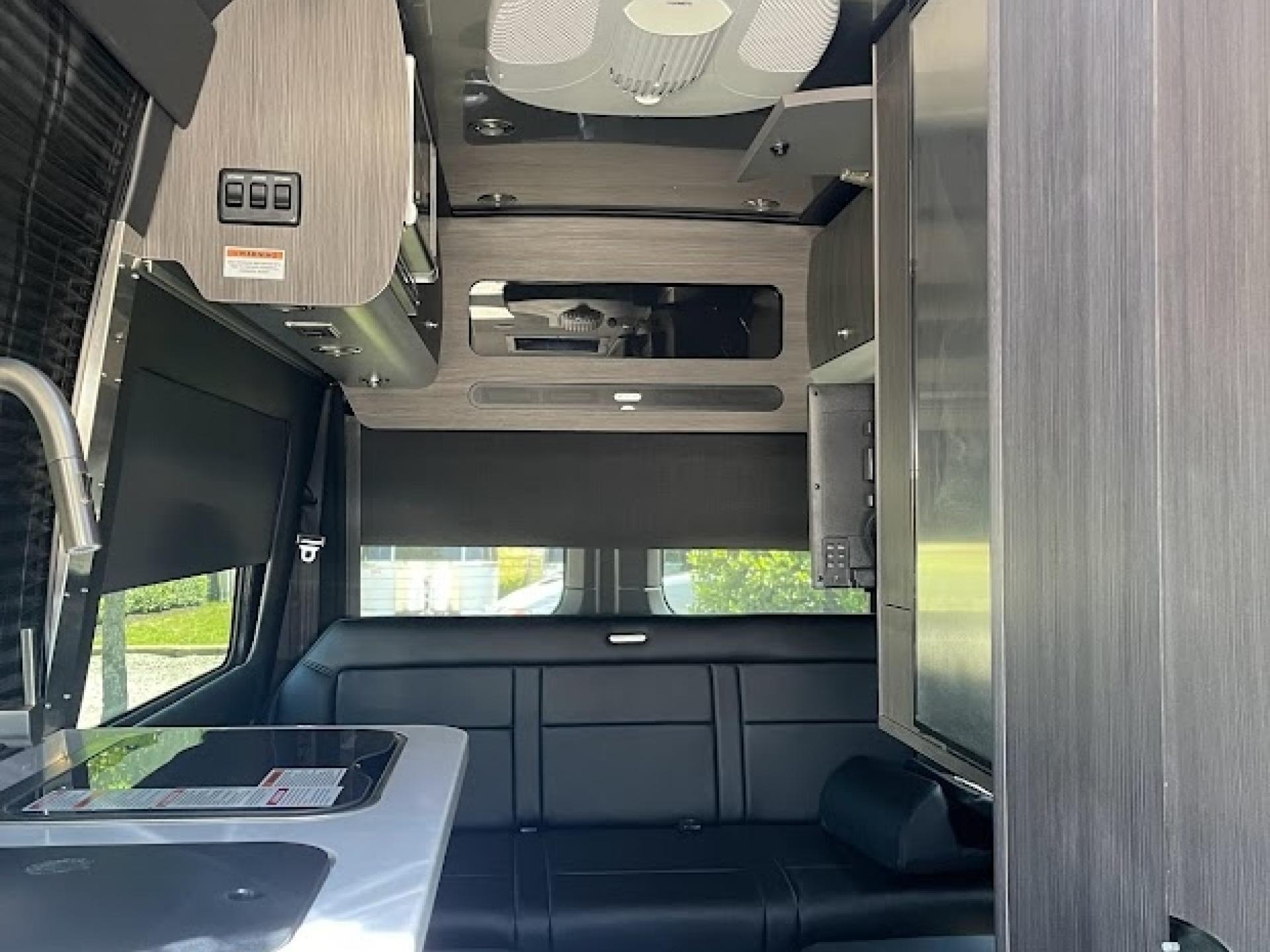 2022 AIRSTREAM INTERSTATE 19 Deluxe