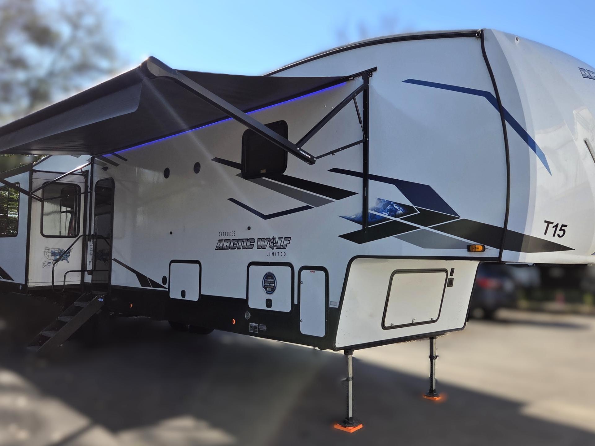 2024 FOREST RIVER ARCTIC WOLF 3660