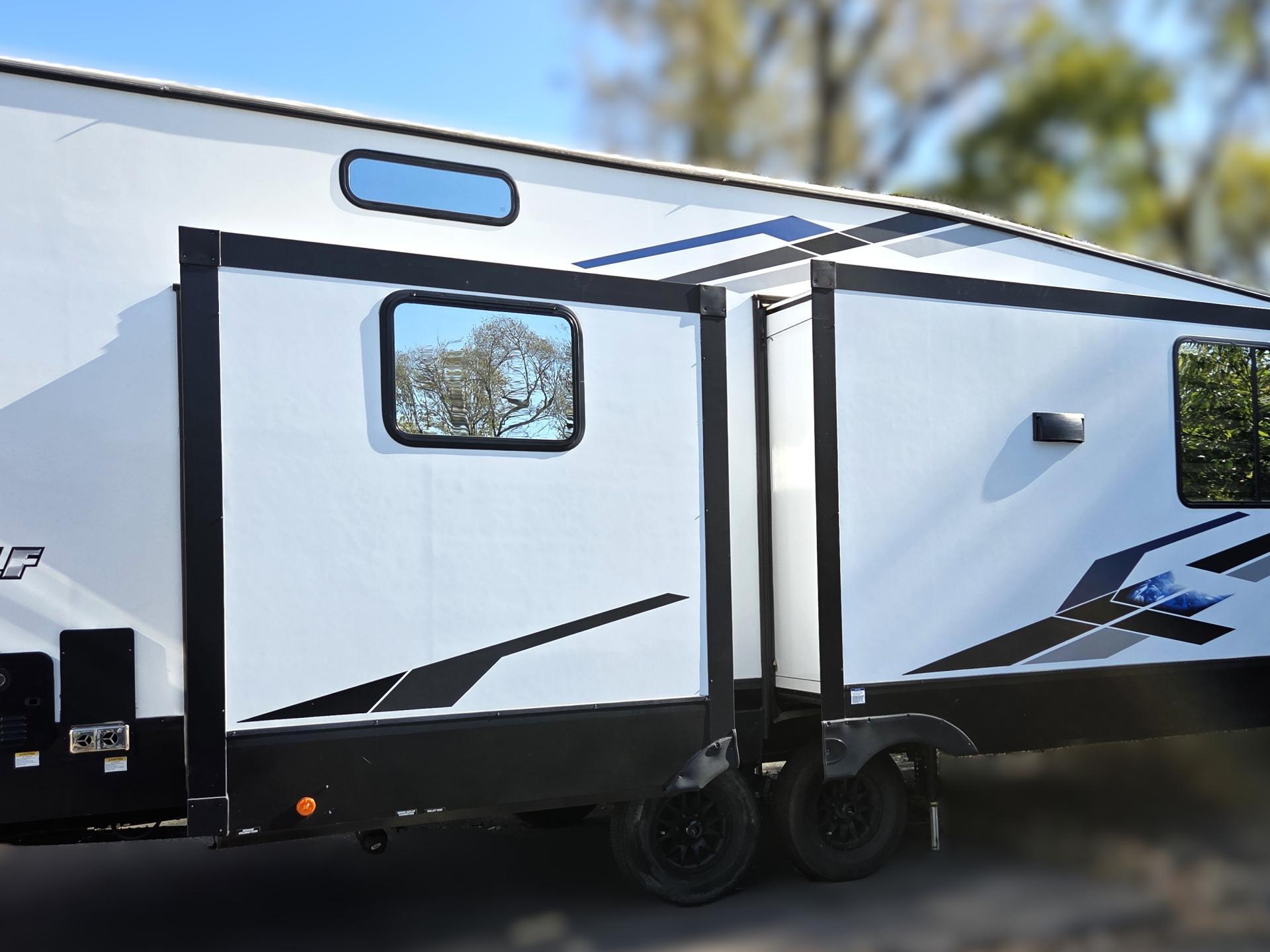 2024 FOREST RIVER ARCTIC WOLF 3660