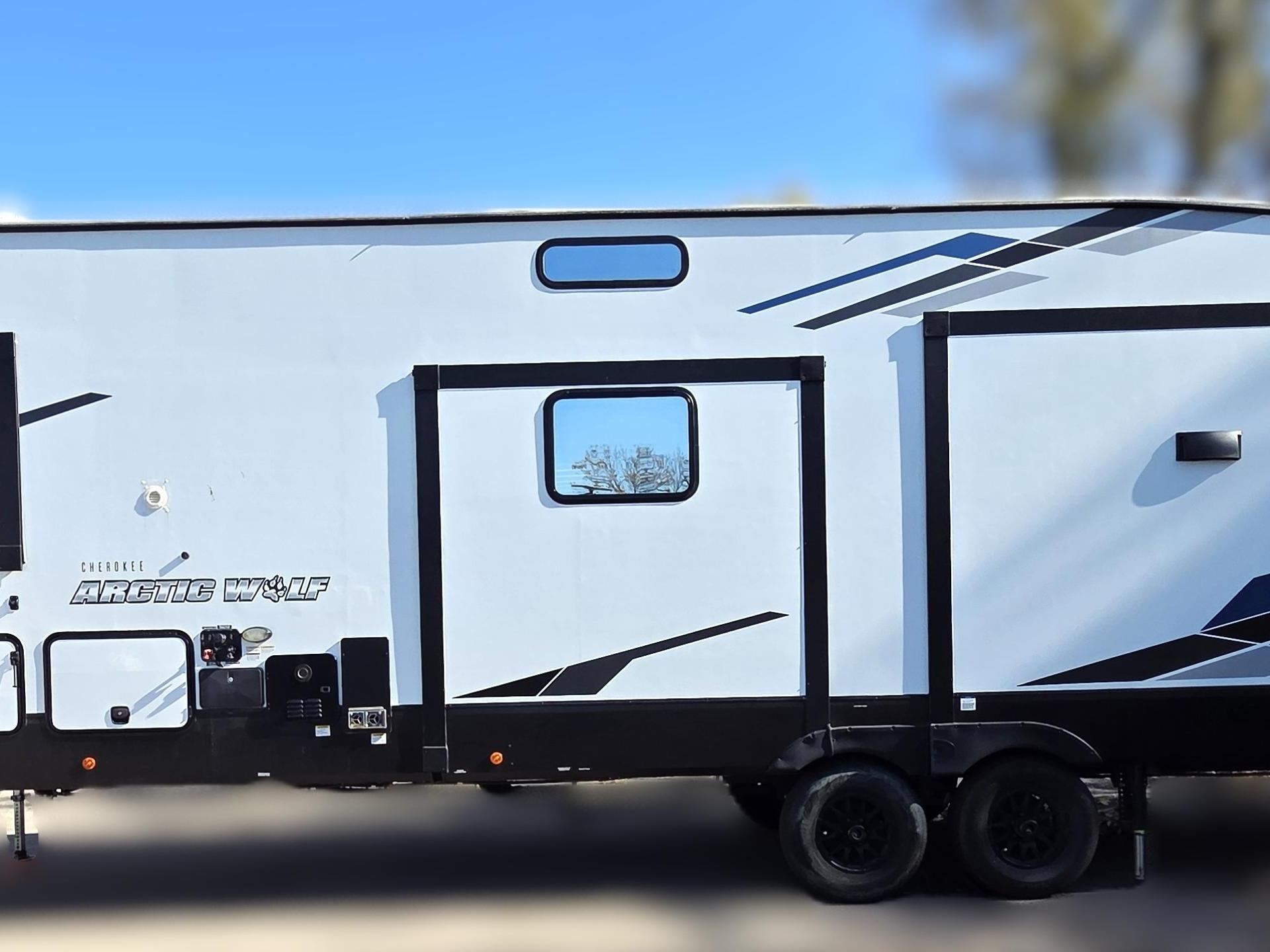 2024 FOREST RIVER ARCTIC WOLF 3660