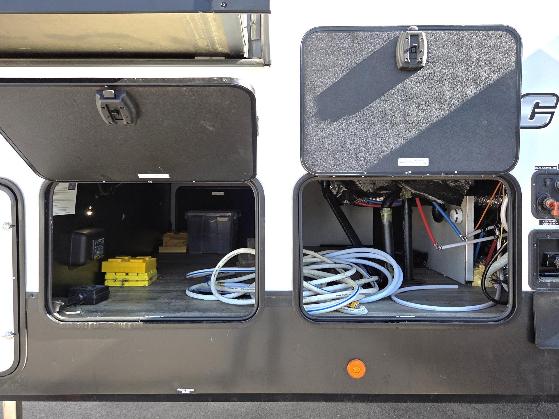 2024 FOREST RIVER ARCTIC WOLF 3660