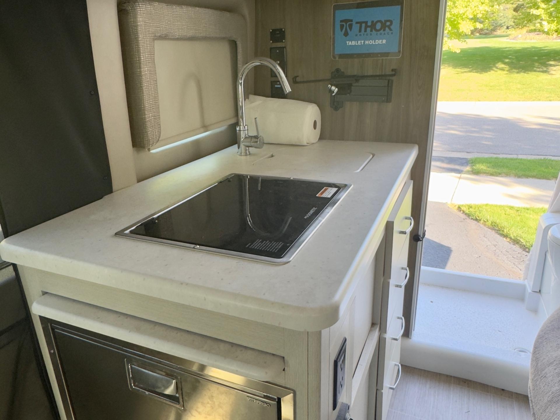 2022 THOR MOTOR COACH RIZE 18M