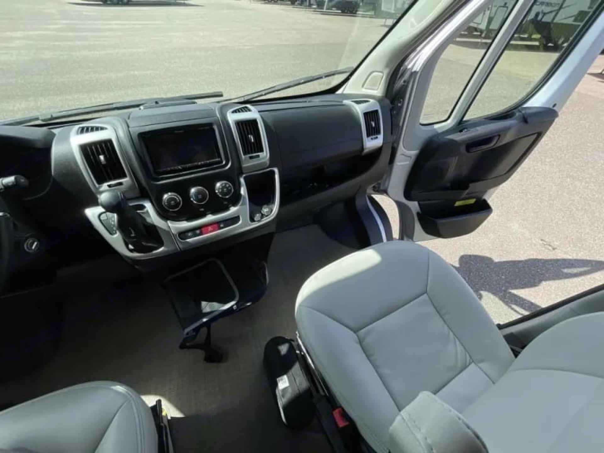 2022 THOR MOTOR COACH RIZE 18M