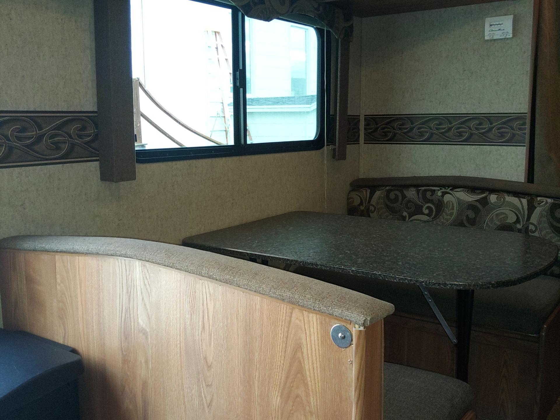 2012 HEARTLAND TRAIL RUNNER 26FQB