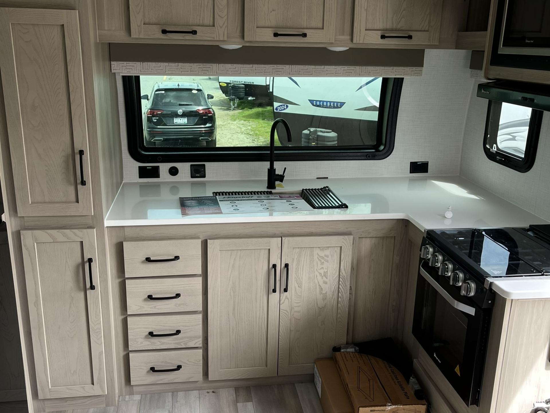 2024 FOREST RIVER FLAGSTAFF MICRO LITE 25FKBS