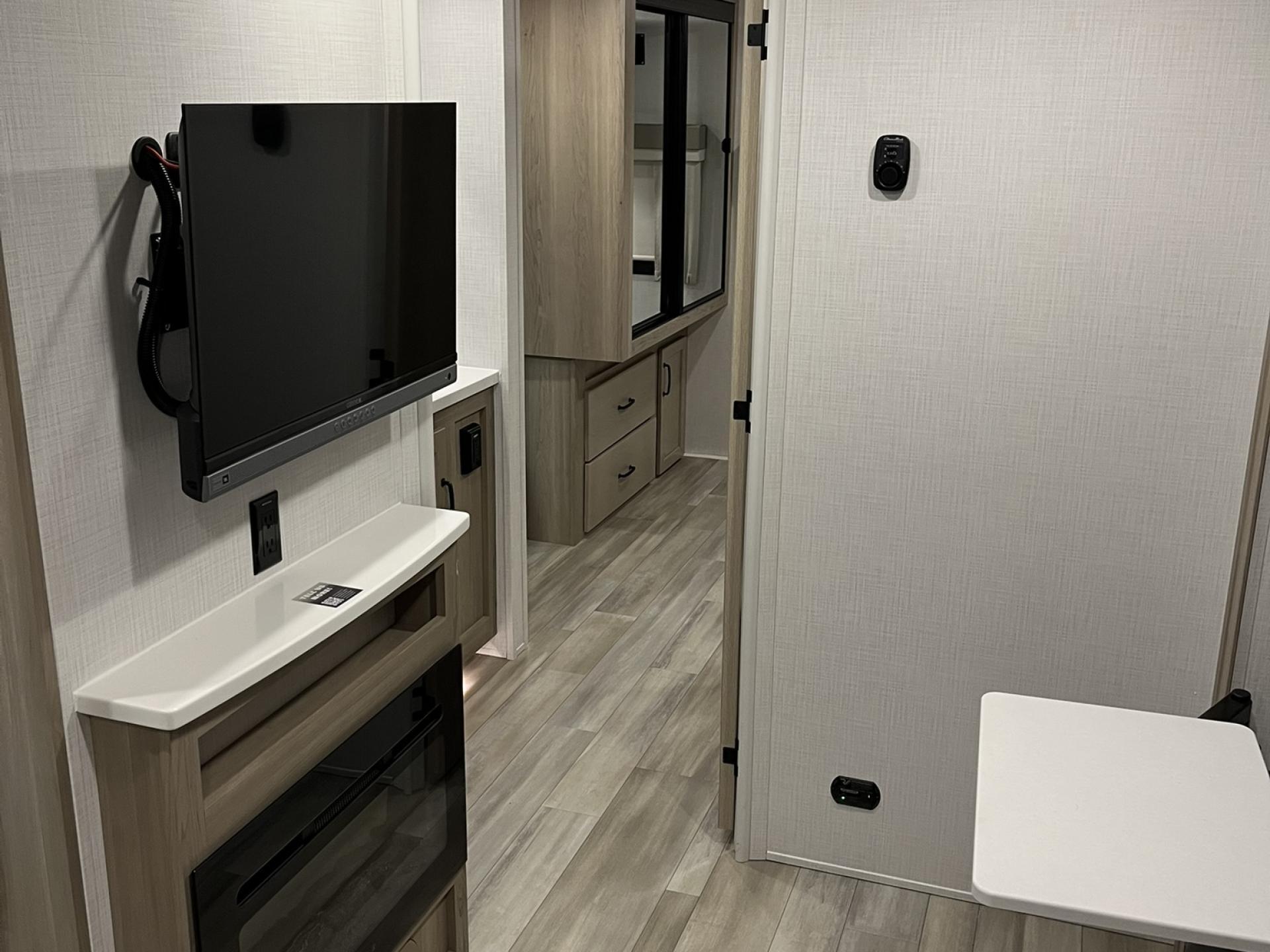 2024 FOREST RIVER FLAGSTAFF MICRO LITE 25FKBS