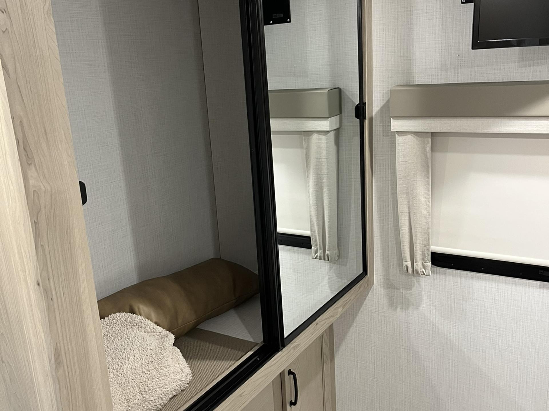 2024 FOREST RIVER FLAGSTAFF MICRO LITE 25FKBS