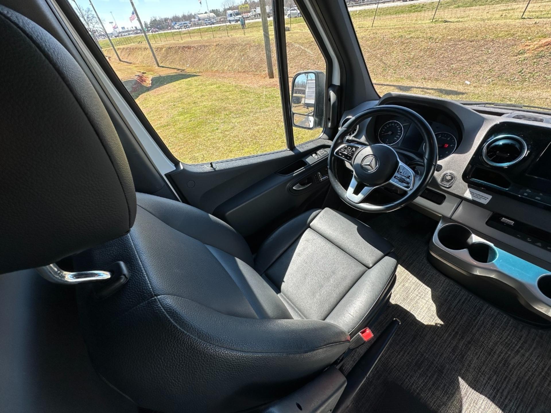 2022 THOR MOTOR COACH SANCTUARY 19P