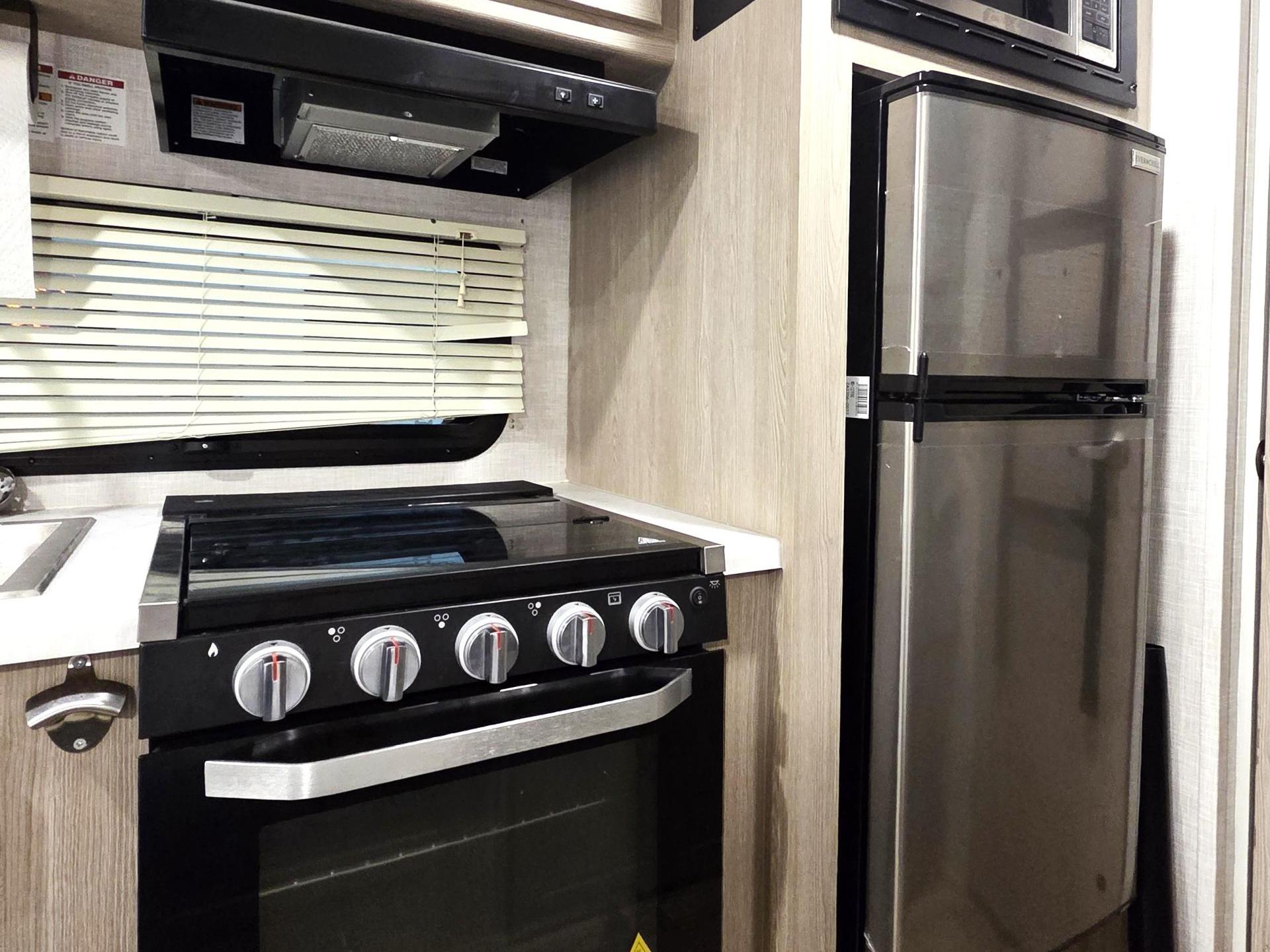 2022 FOREST RIVER FLAGSTAFF E-PRO 19BH