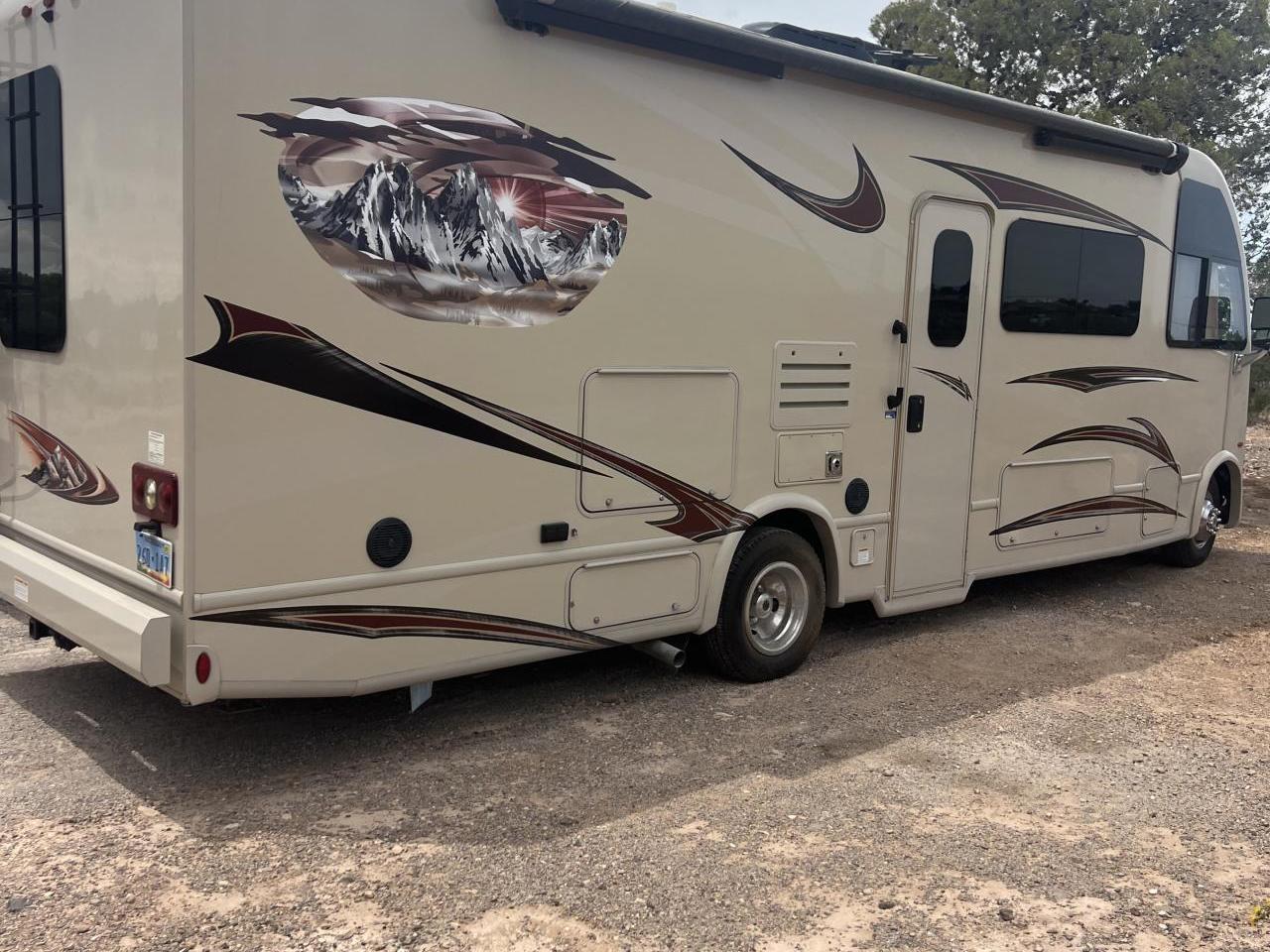 2018 THOR MOTOR COACH VEGAS 27.7