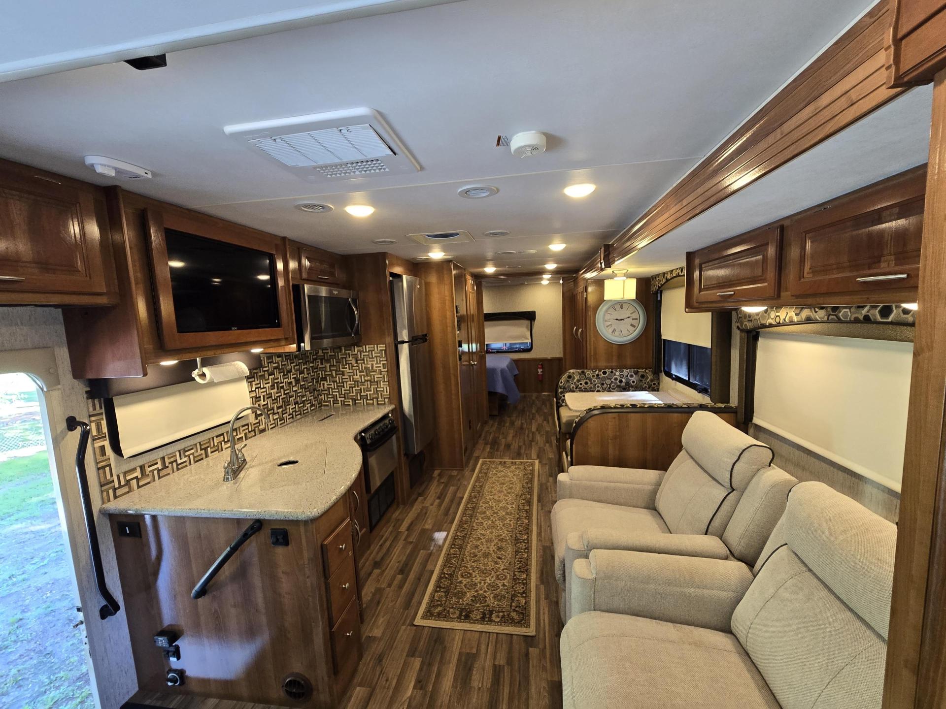 2018 COACHMEN MIRADA 31FW