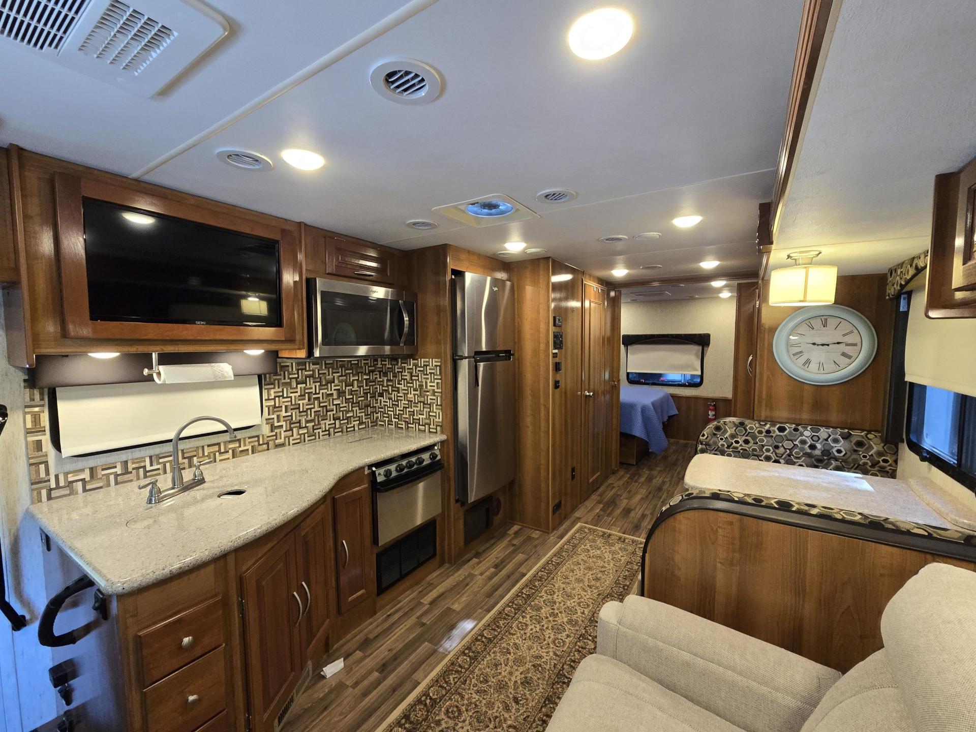 2018 COACHMEN MIRADA 31FW