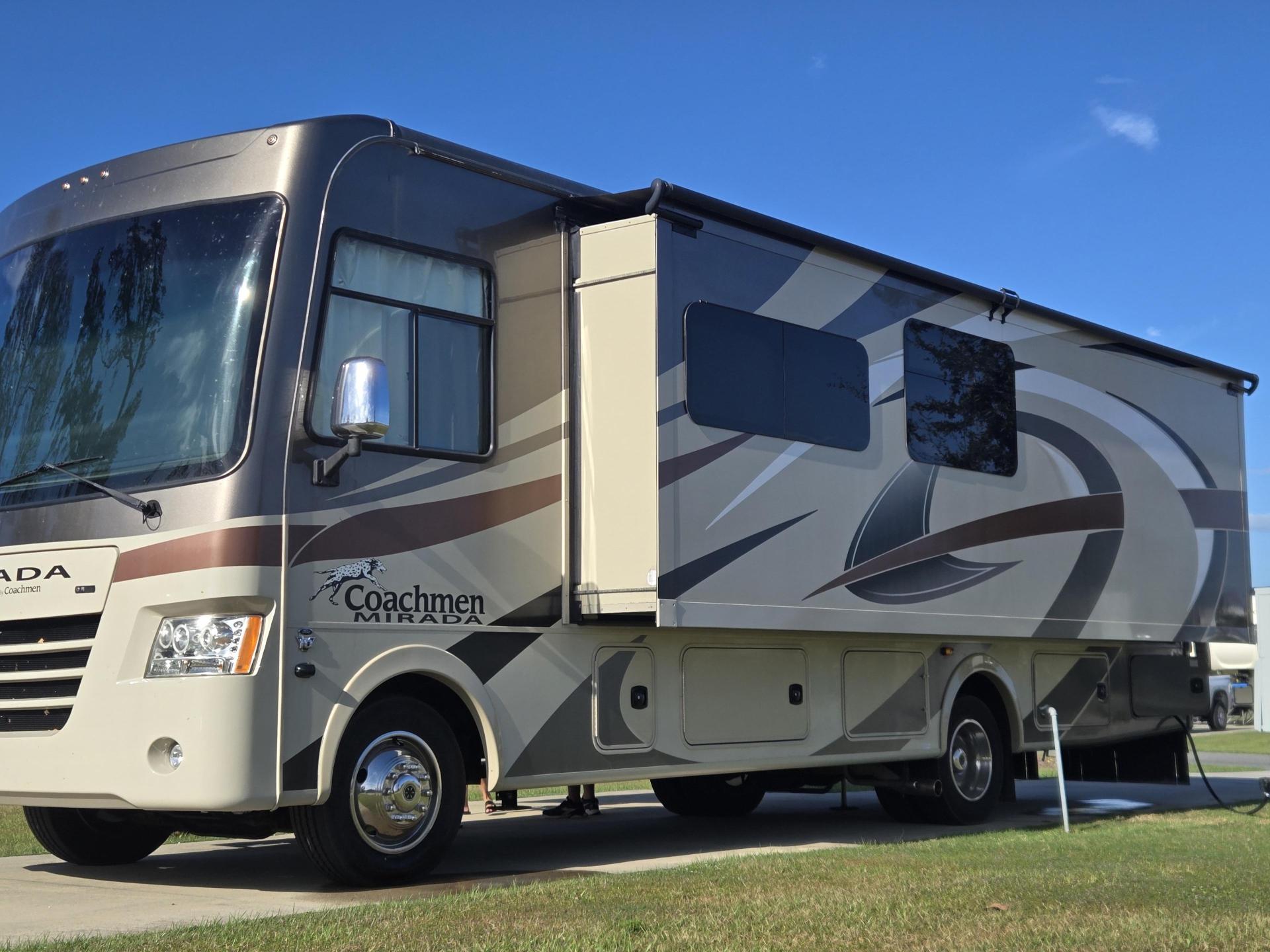 2018 COACHMEN MIRADA 31FW