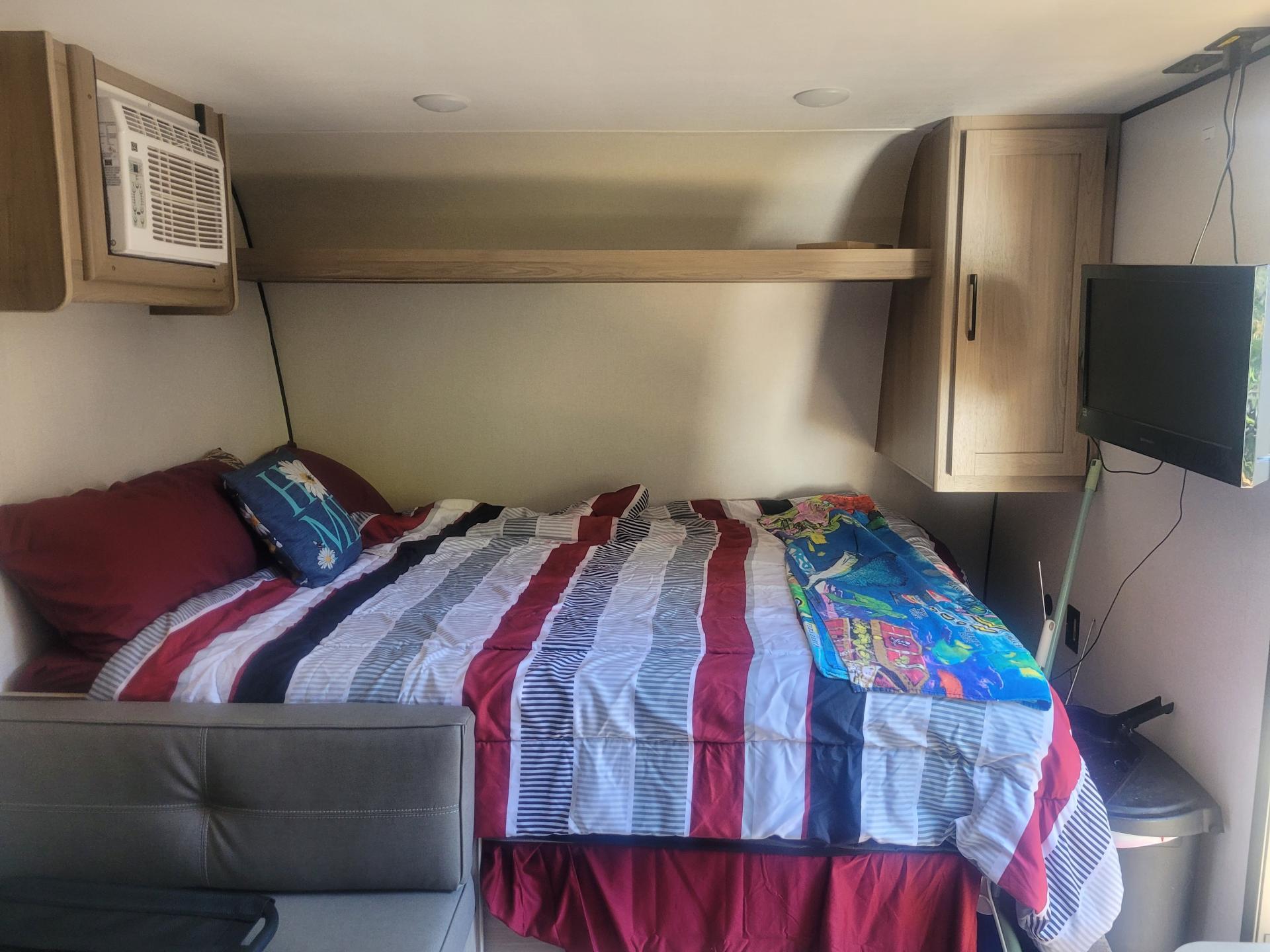 2025 Coleman Lantern 17B