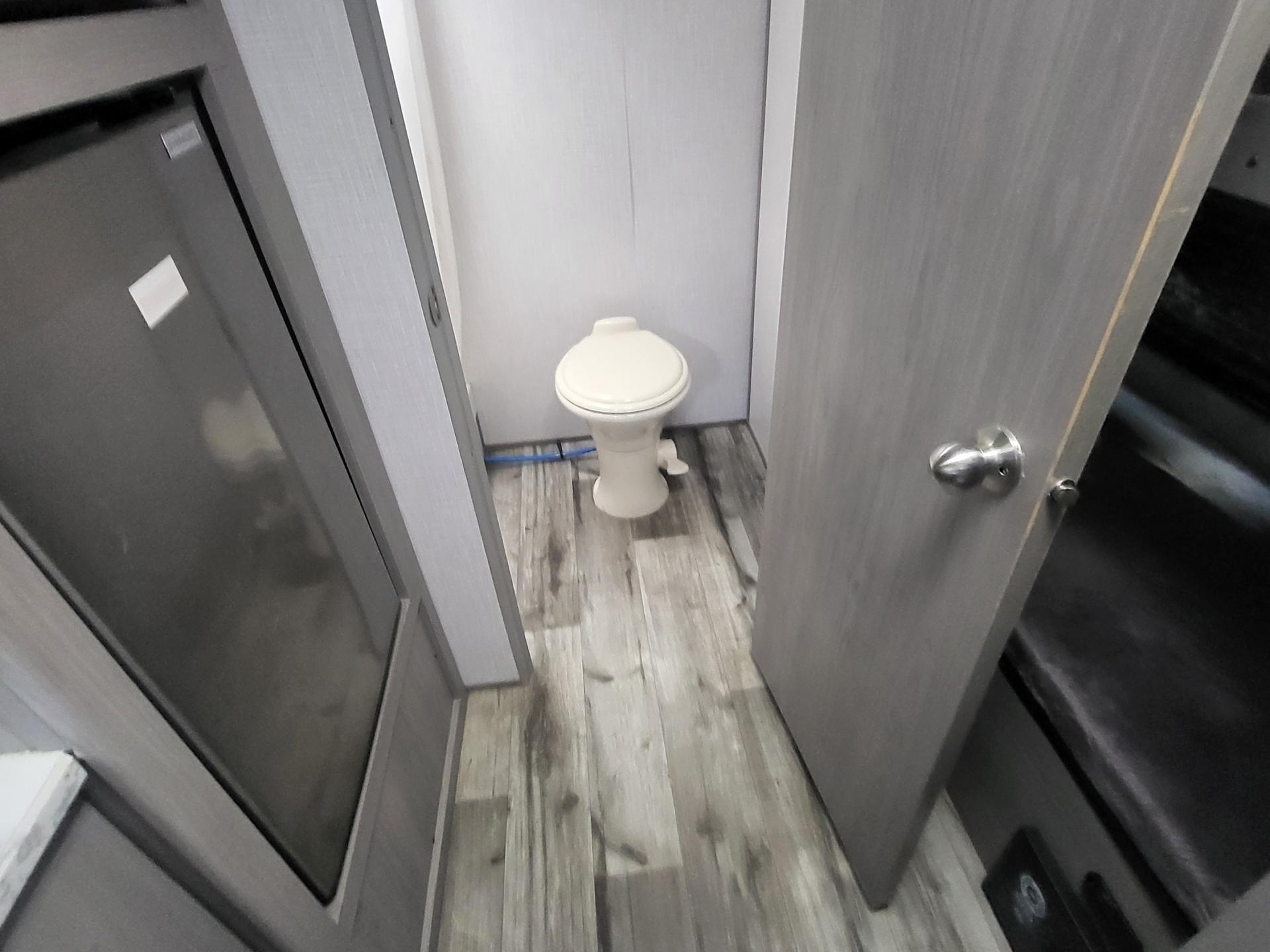 2022 COLEMAN COLEMAN LANTERN LT 17B