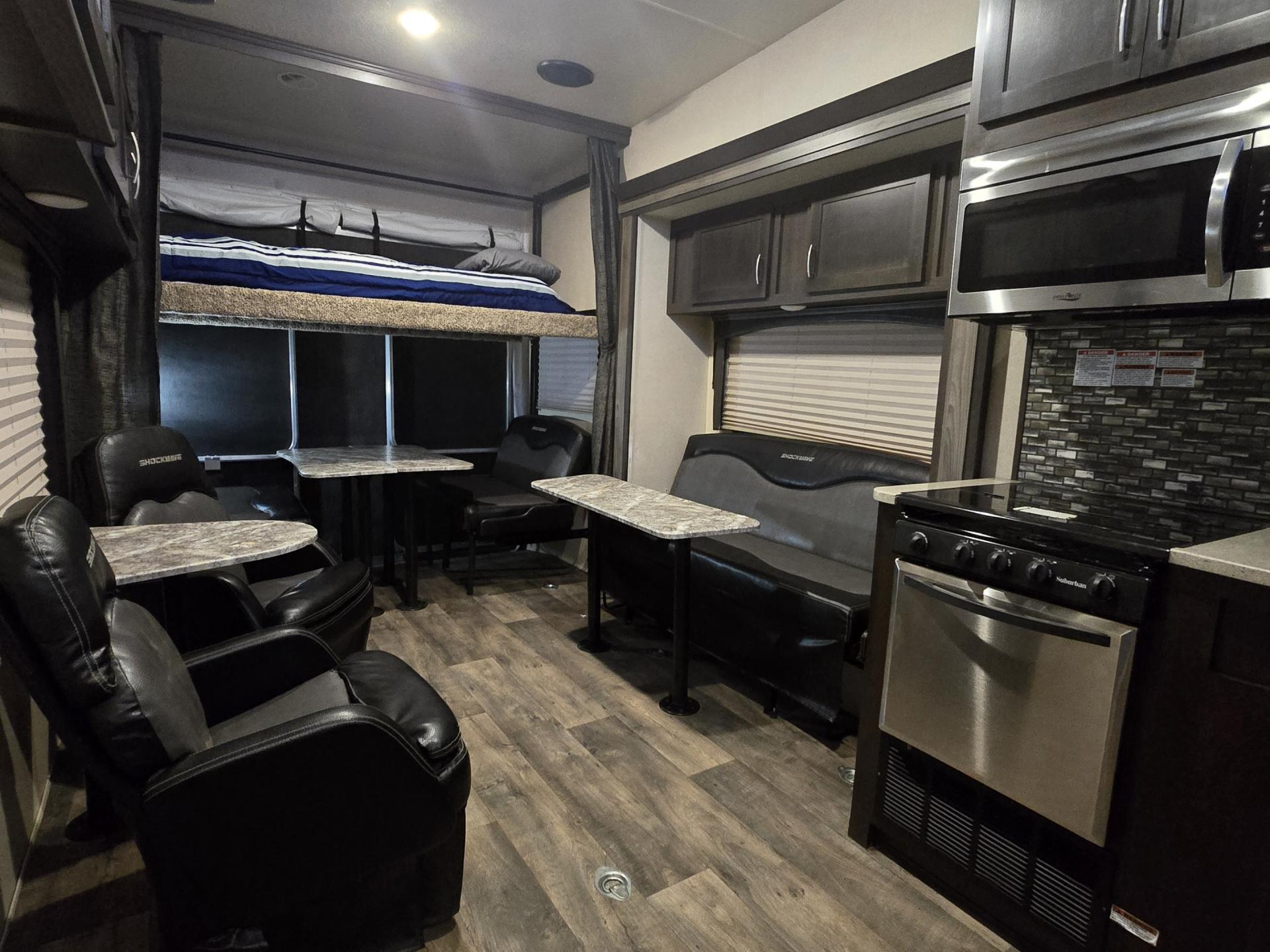 2018 FOREST RIVER SHOCKWAVE 28FWGDX