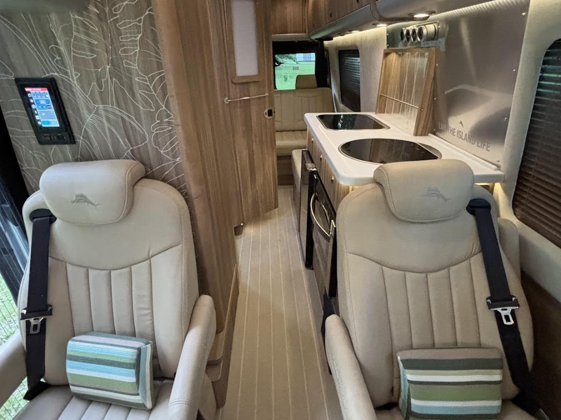 2020 AIRSTREAM INTERSTATE TOMMY BAHAMA EDITION LOUNGE EXT 4WD