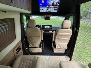 2020 AIRSTREAM INTERSTATE TOMMY BAHAMA EDITION LOUNGE EXT 4WD