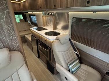 2020 AIRSTREAM INTERSTATE TOMMY BAHAMA EDITION LOUNGE EXT 4WD