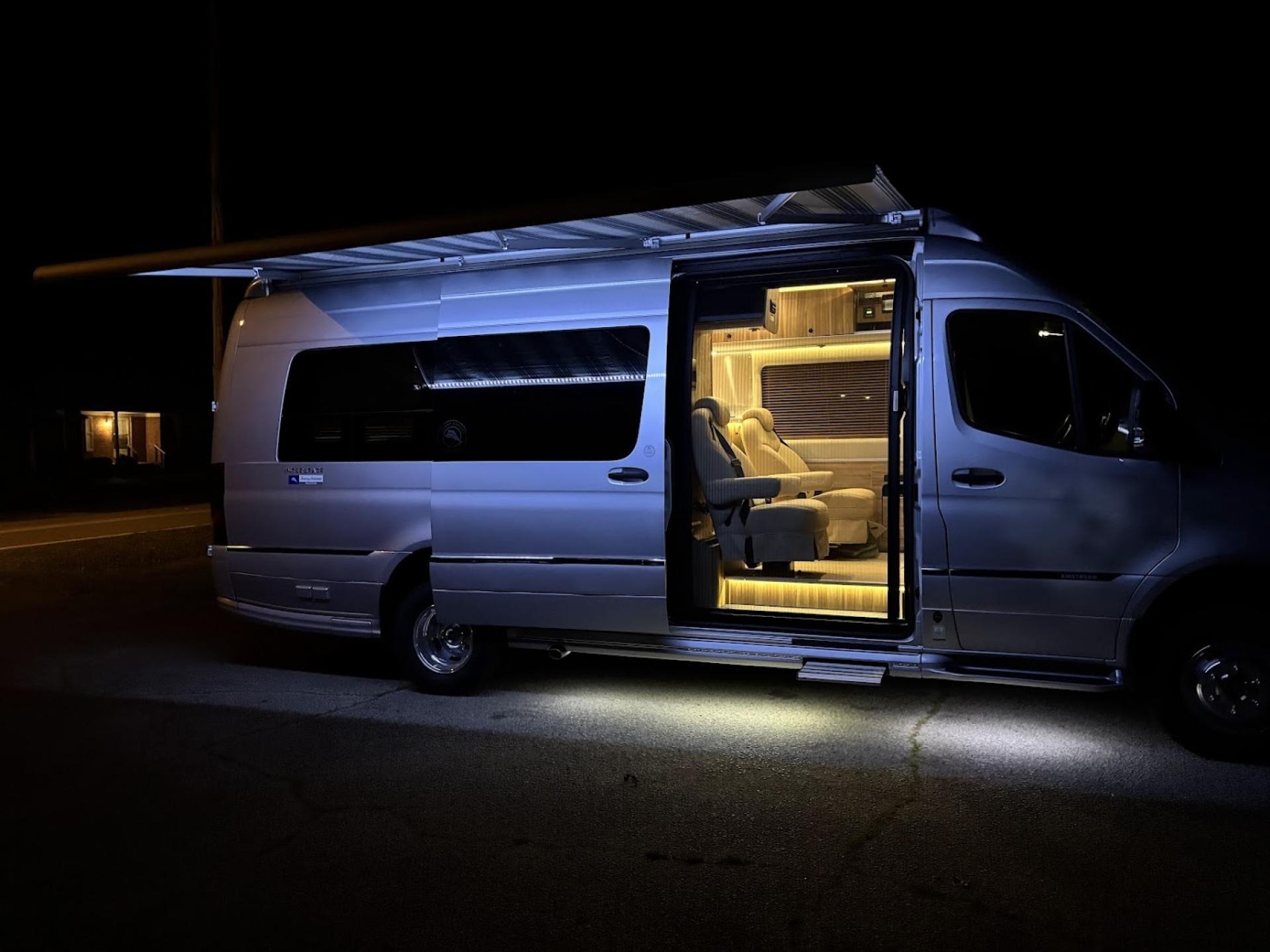 2020 AIRSTREAM INTERSTATE TOMMY BAHAMA EDITION LOUNGE EXT 4WD