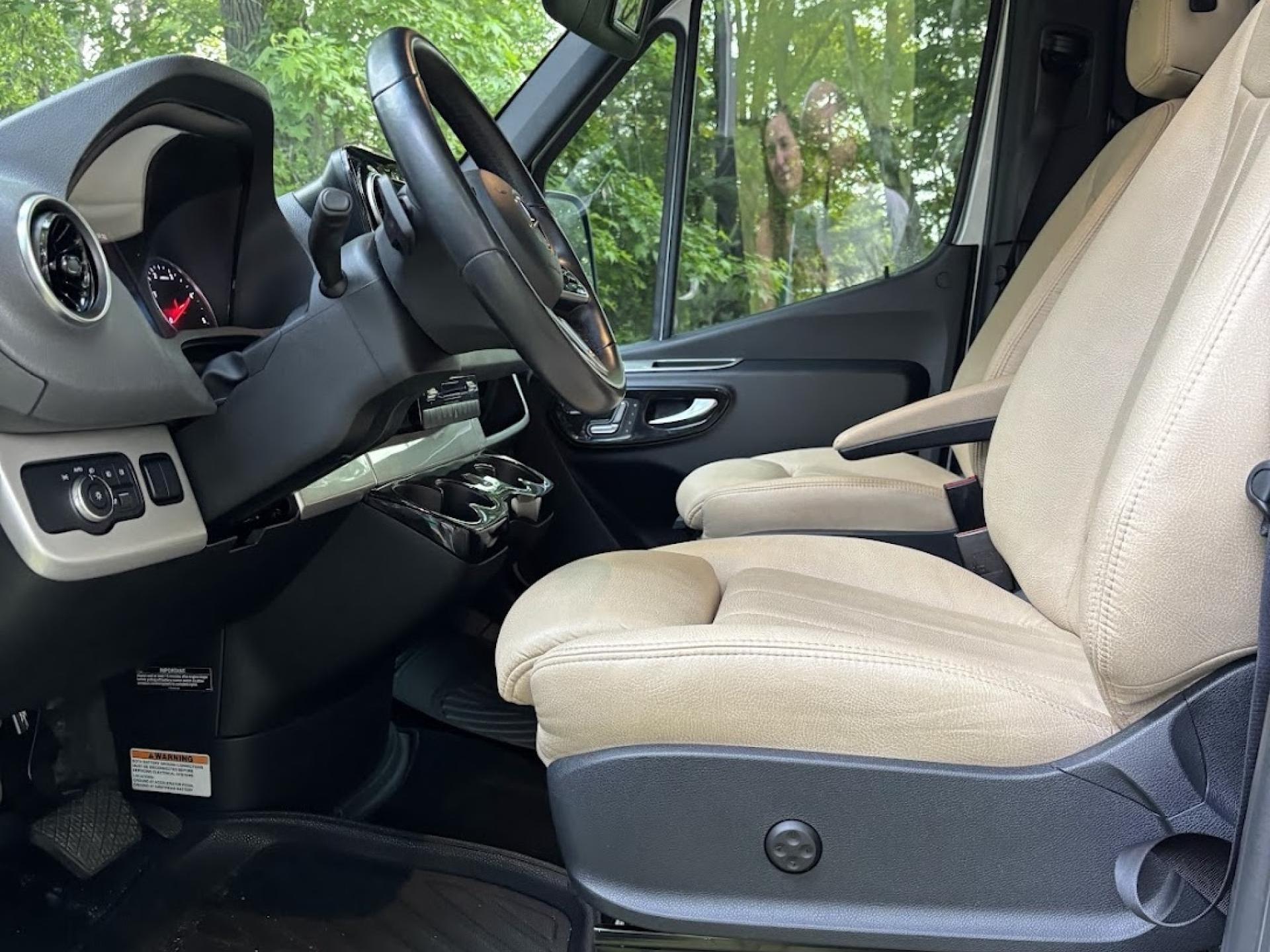 2020 AIRSTREAM INTERSTATE TOMMY BAHAMA EDITION LOUNGE EXT 4WD