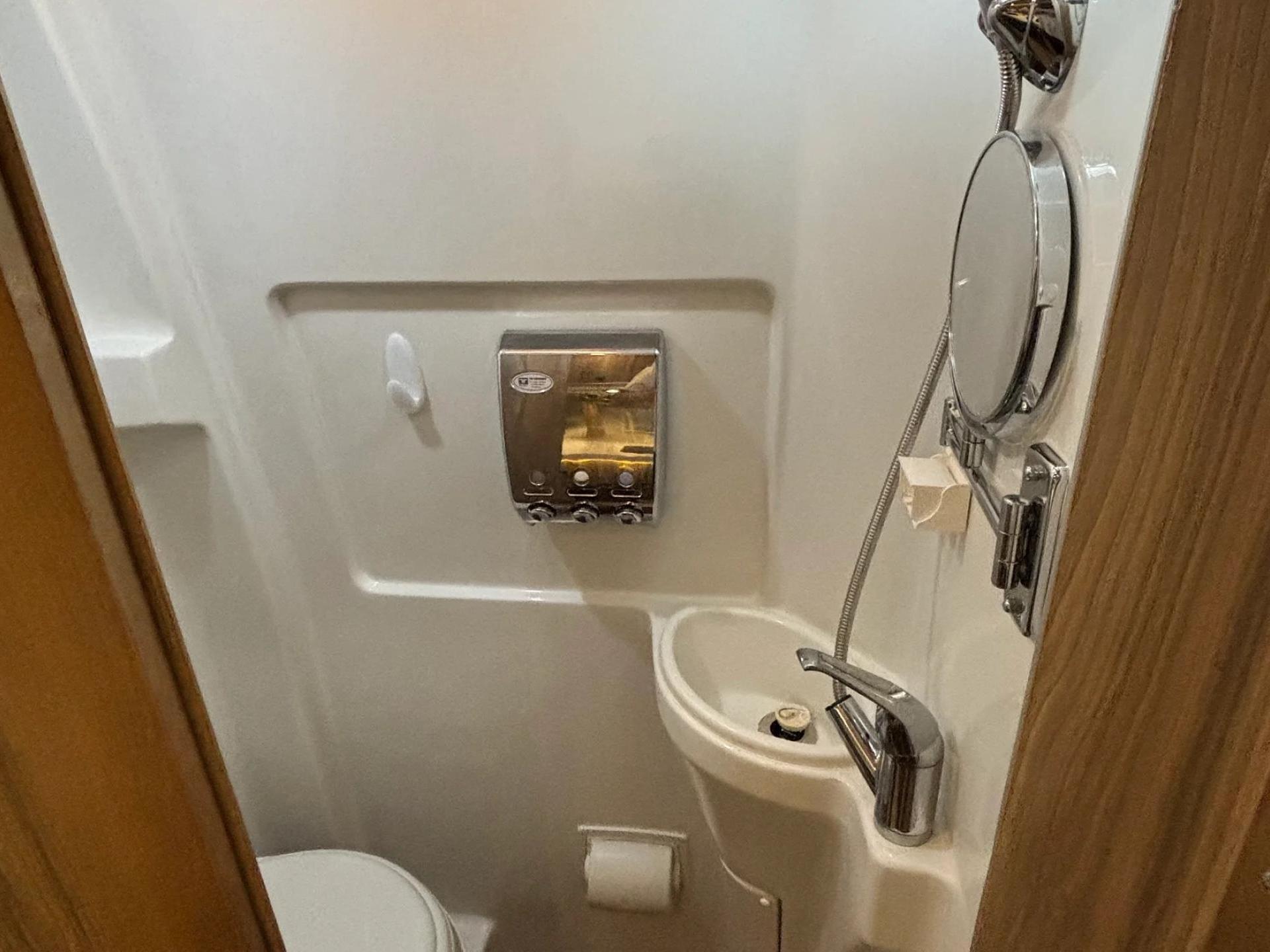 2020 AIRSTREAM INTERSTATE TOMMY BAHAMA EDITION LOUNGE EXT 4WD