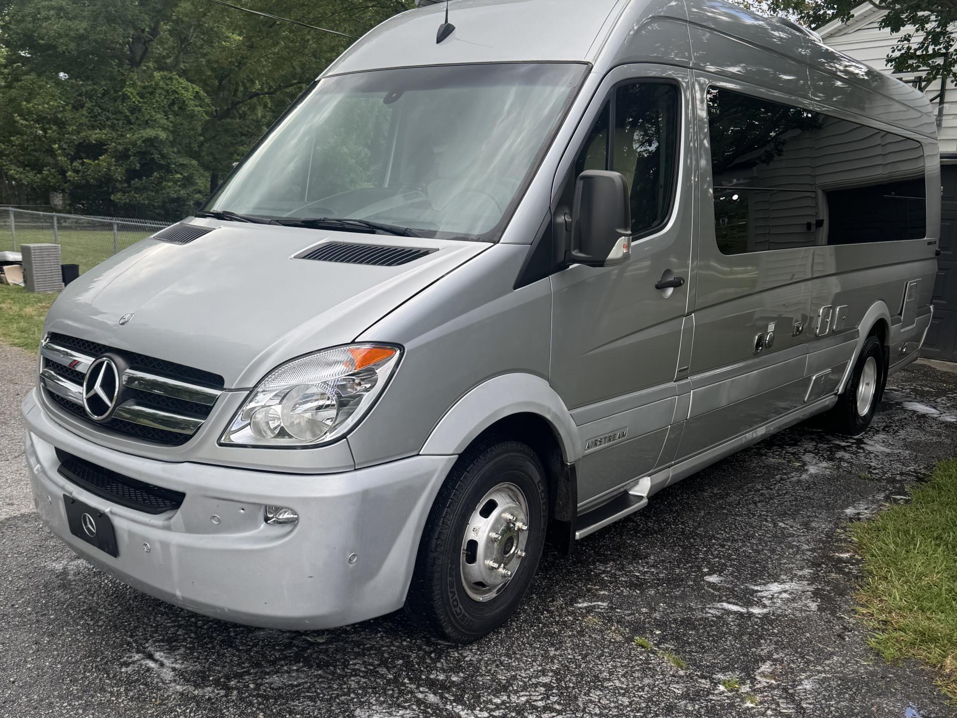 2013 AIRSTREAM INTERSTATE 3500 EXT LOUNGE