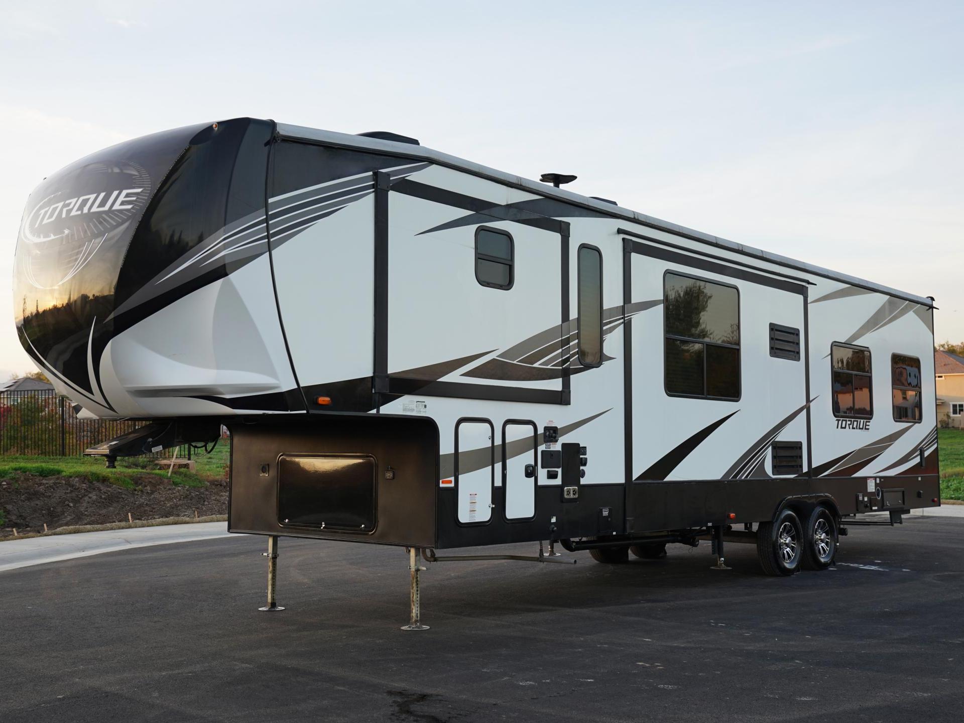 2019 HEARTLAND TORQUE 371
